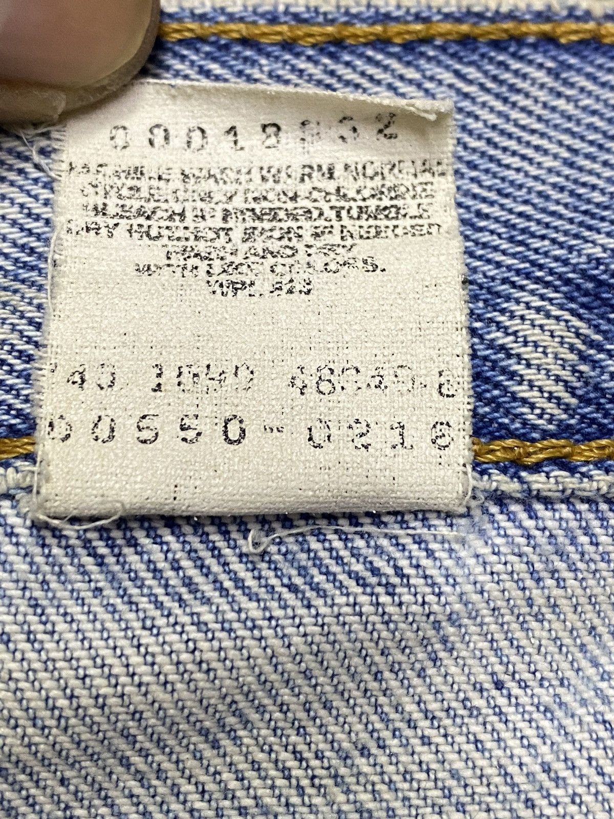 Levi's Vintage Clothing Vintage Levis550 90’s Faded Ripped Short Jeans Size US 34 / EU 50 - 14 Thumbnail