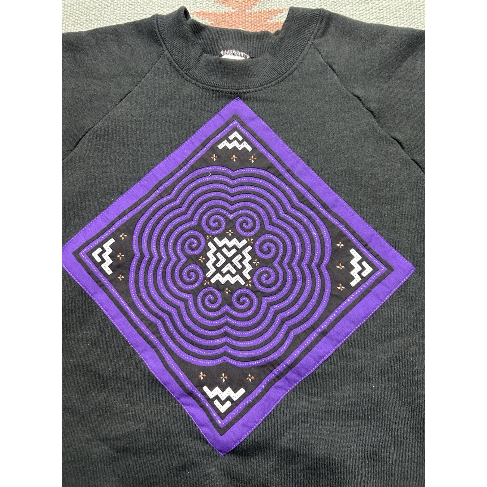 Fruit Of The Loom VINTAGE 90s Fruit of the Loom Sweatshirt Geometric Crewneck Large Black Mens Size US L / EU 52-54 / 3 - 3 Thumbnail