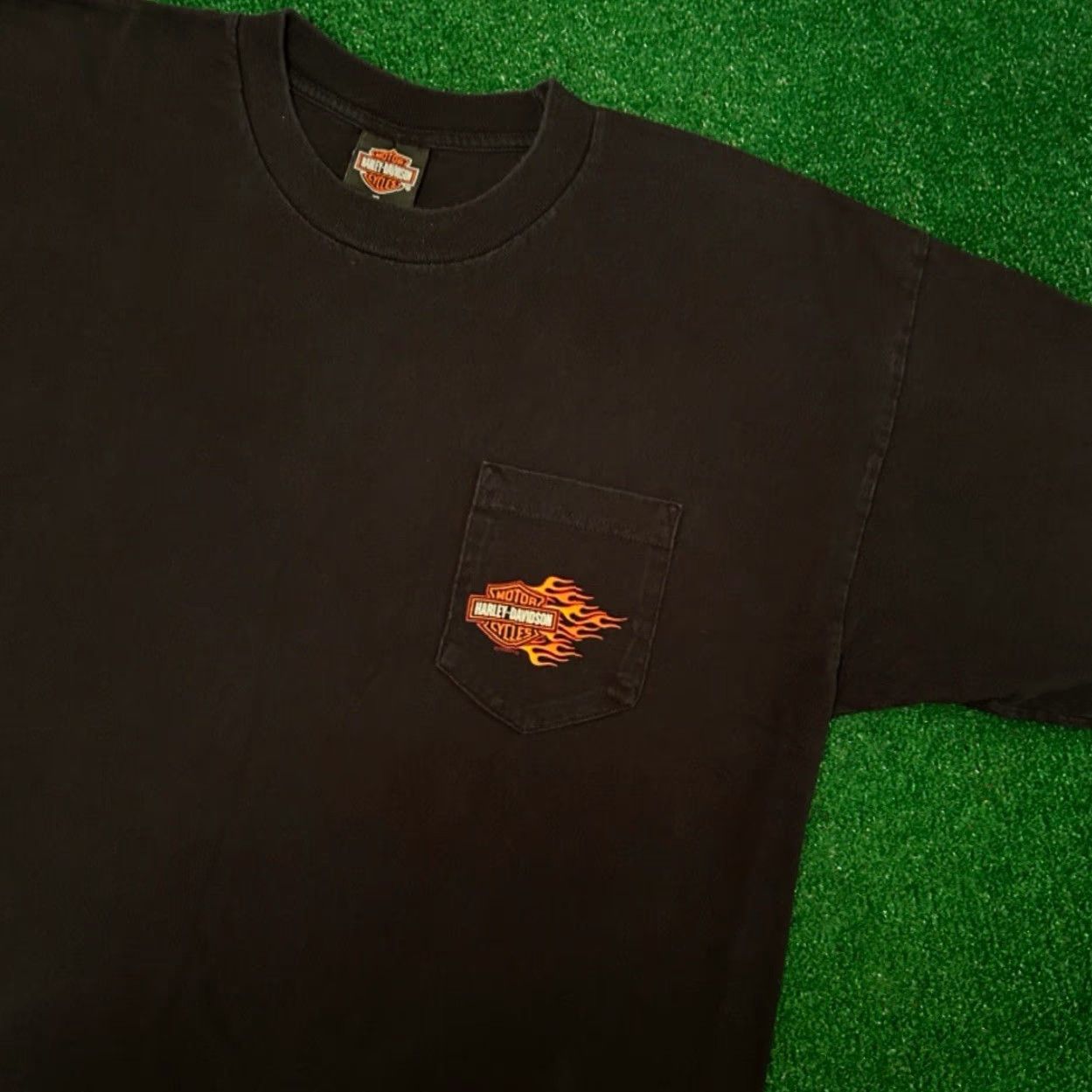 Harley Davidson VINTAGE Harley-Davidson Biker Flames Logo T-Shirt Mens XL Black Short Sleeve Logo 90s Y2K Vintage VTG Shirt Mens XL Size US XL / EU 56 / 4 - 5 Thumbnail