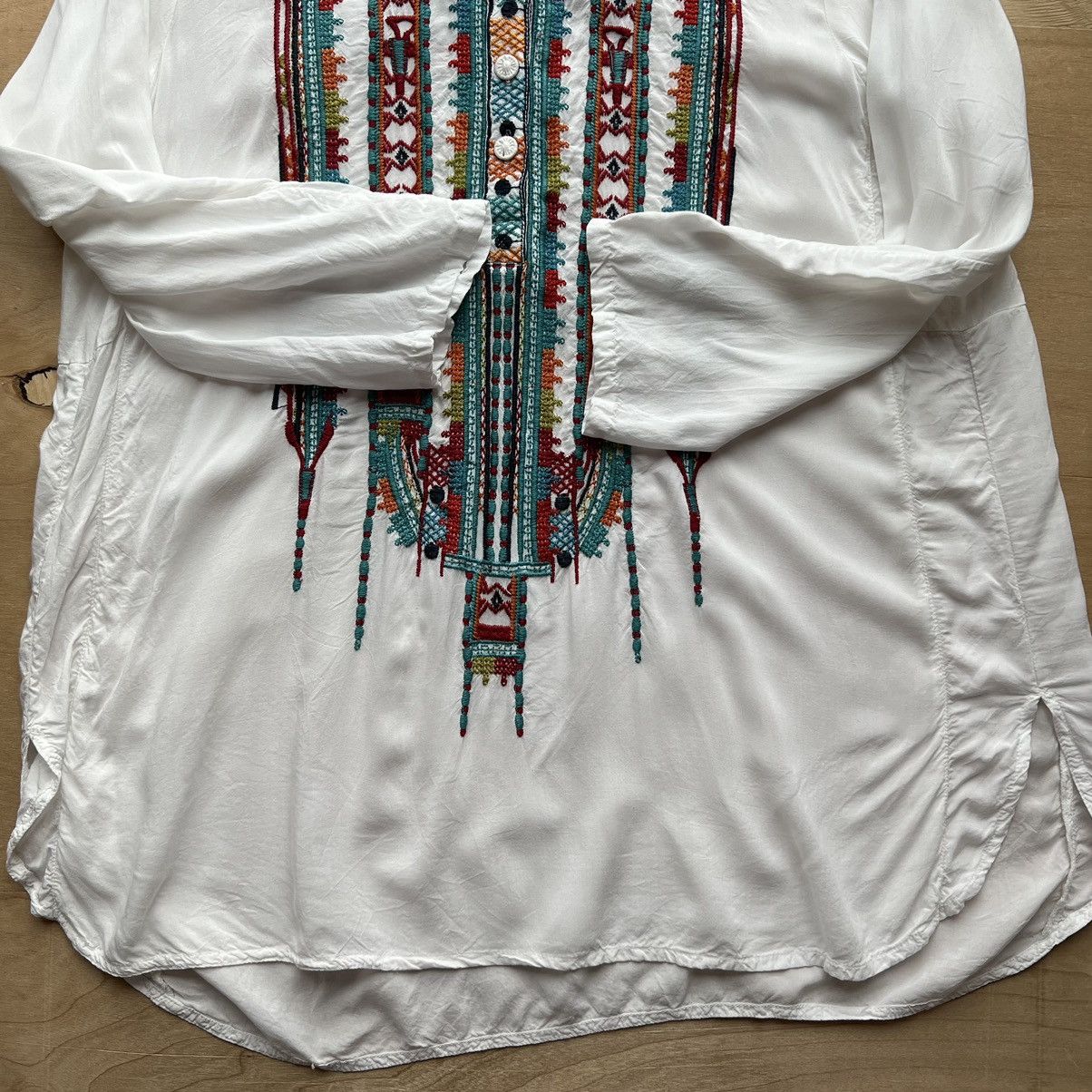Johnny Was Astry Blouse Women's XS White Rayon Embroidered