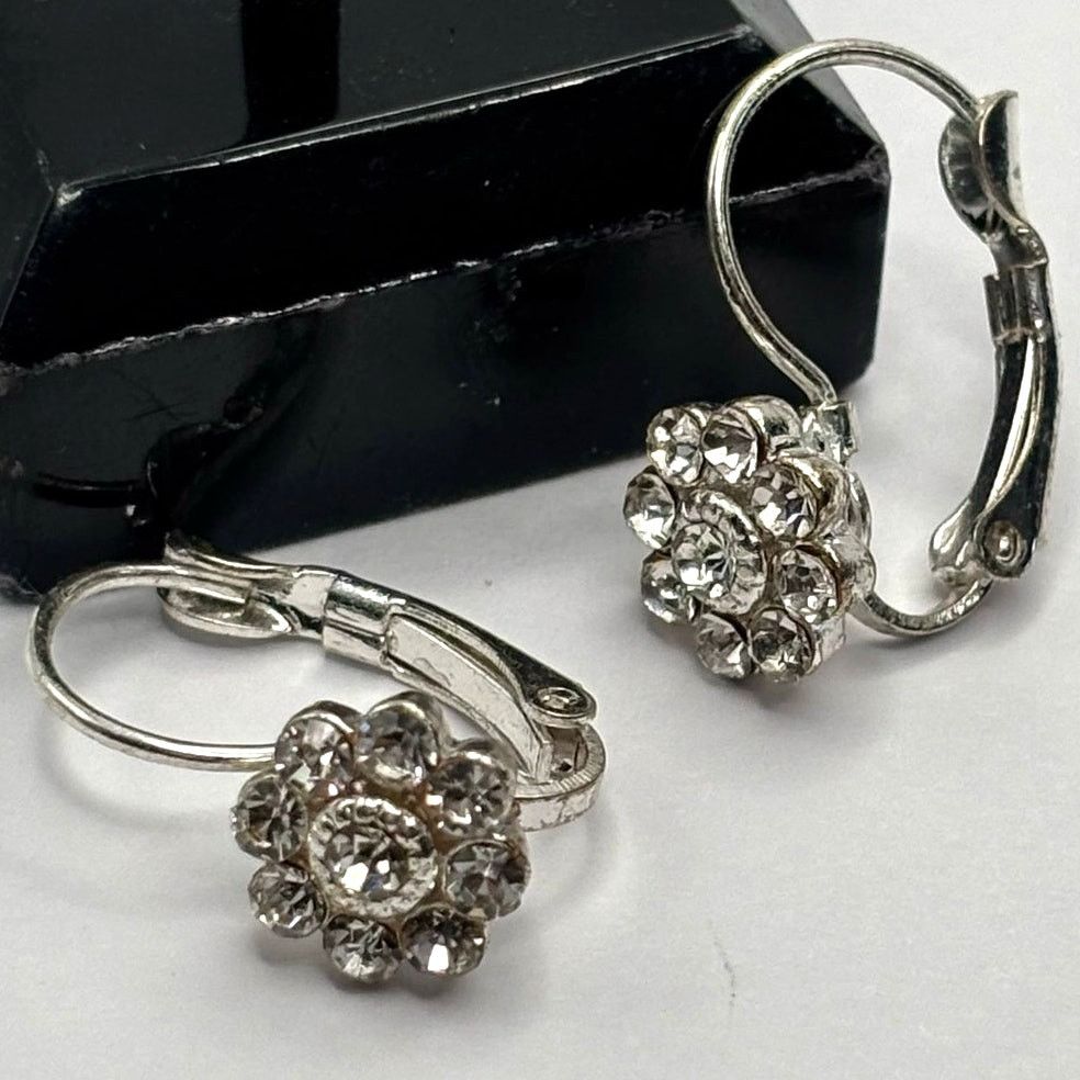 Other Silver Flower Earrings Size ONE SIZE - 3 Thumbnail