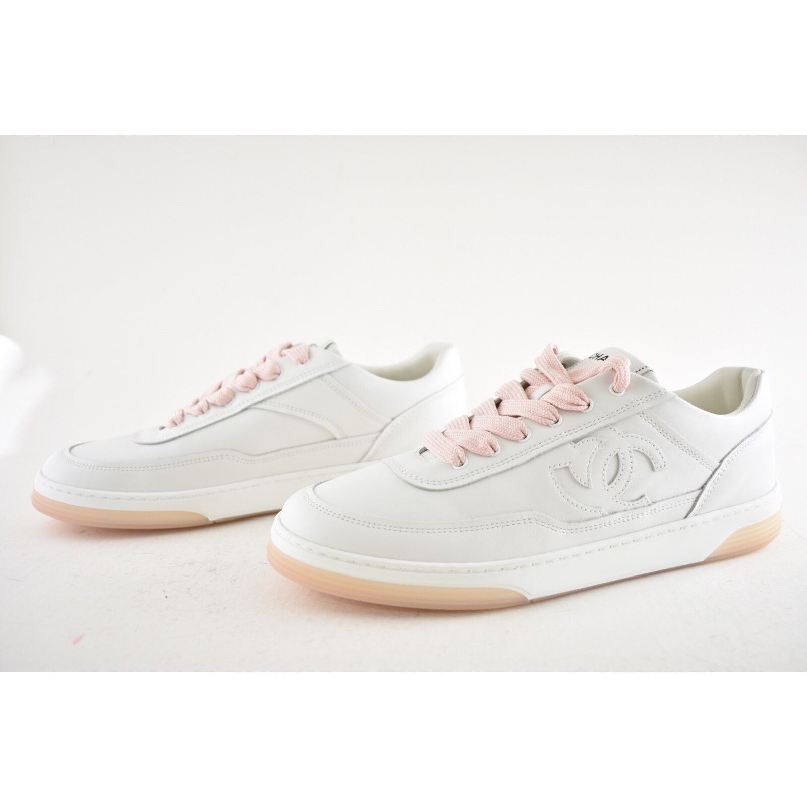 Chanel Chanel 24P Leather CC Logo Flat Lace Up Runner Sneaker 42 Size US 12 / IT 42 - 13 Thumbnail