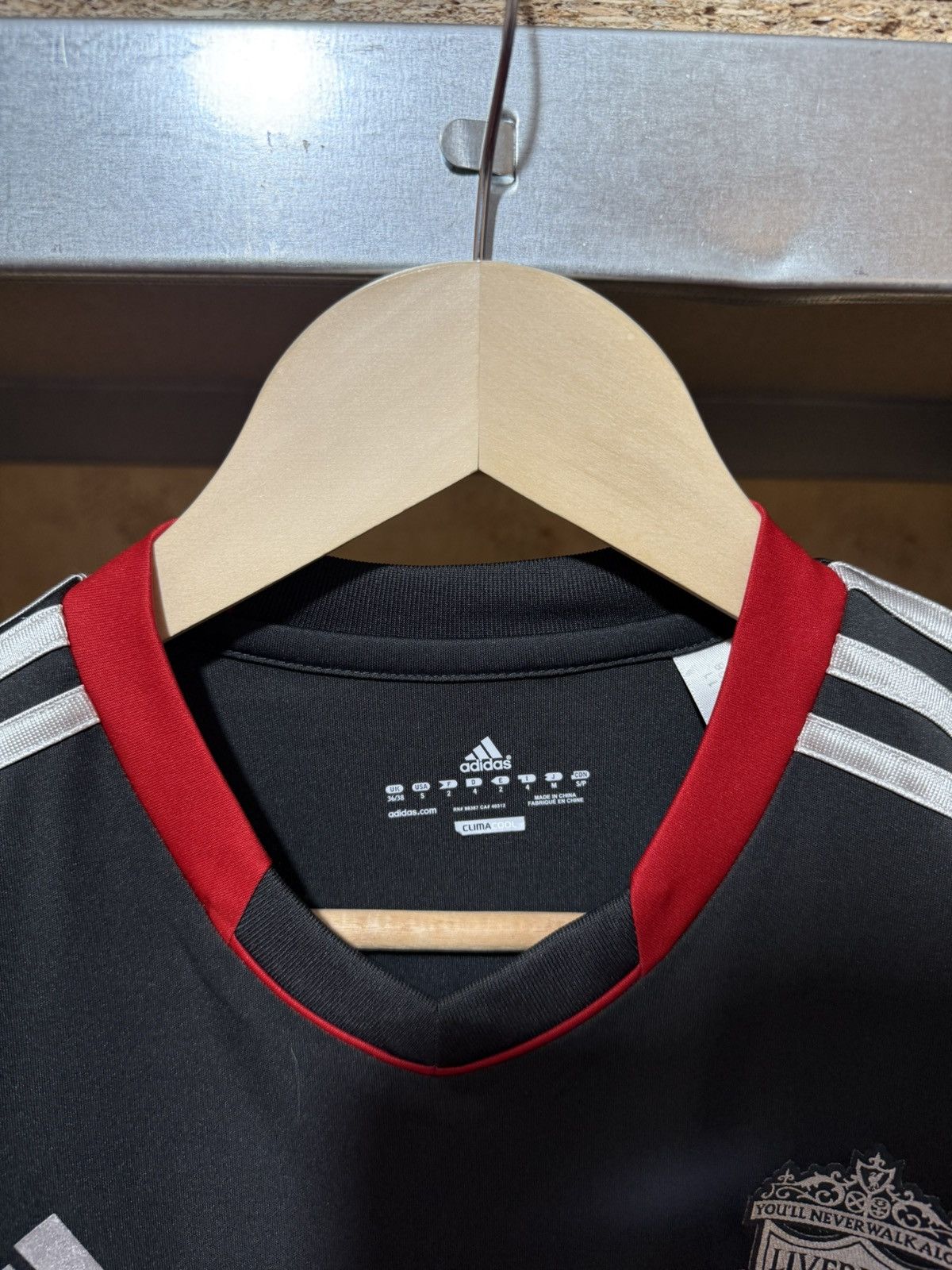 Adidas Vintage Adidas FC Liverpool 2011 2012 Training Soccer Jersey Size US S / EU 44-46 / 1 - 6 Thumbnail