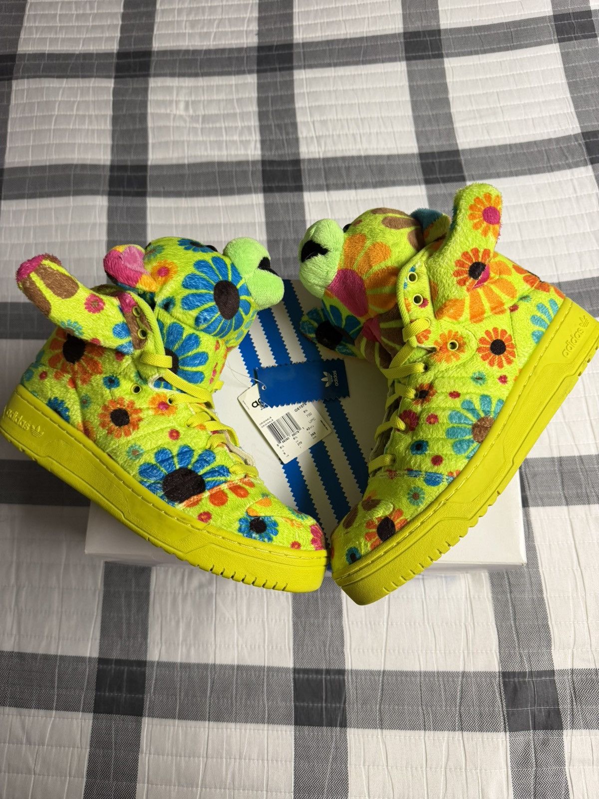 Jeremy Scott Adidas Jeremy Scott Bear Flower Power Size US 9 / EU 42 - 2 Thumbnail