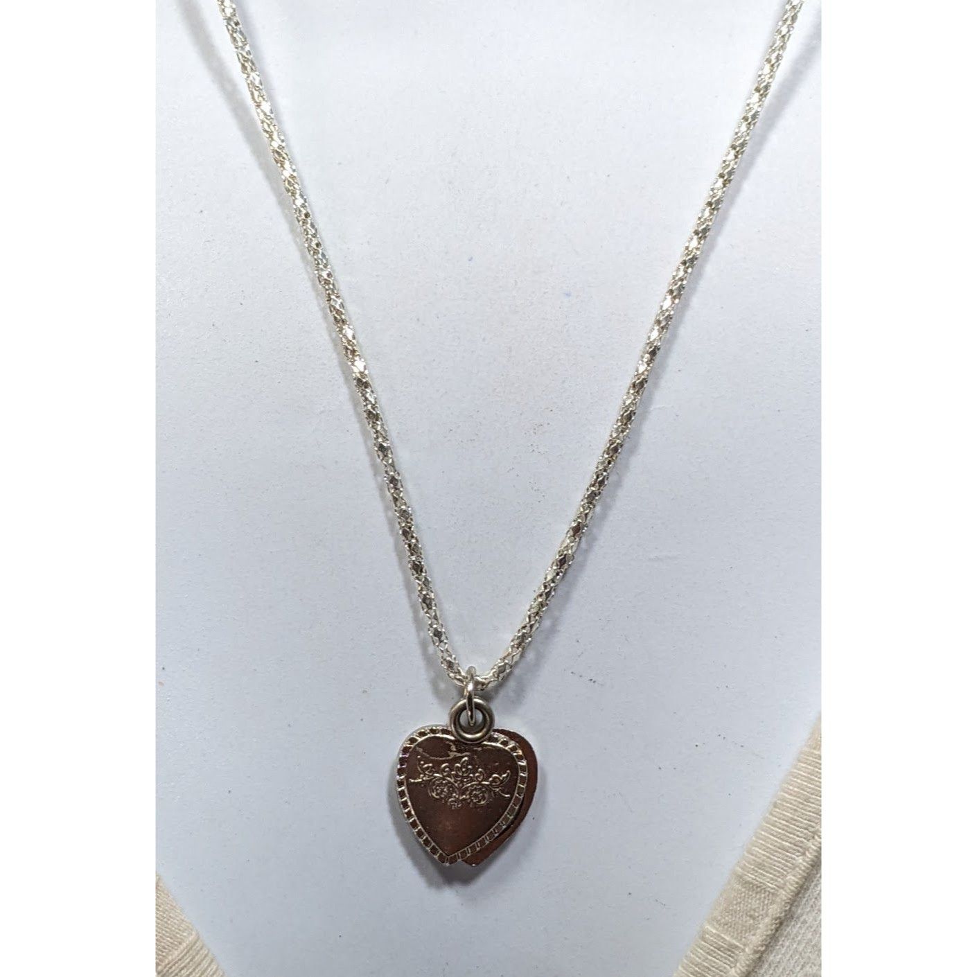 Other Vintage Religious Saint Anthony Pray For Me Heart Slide Lock Size ONE SIZE - 6 Thumbnail