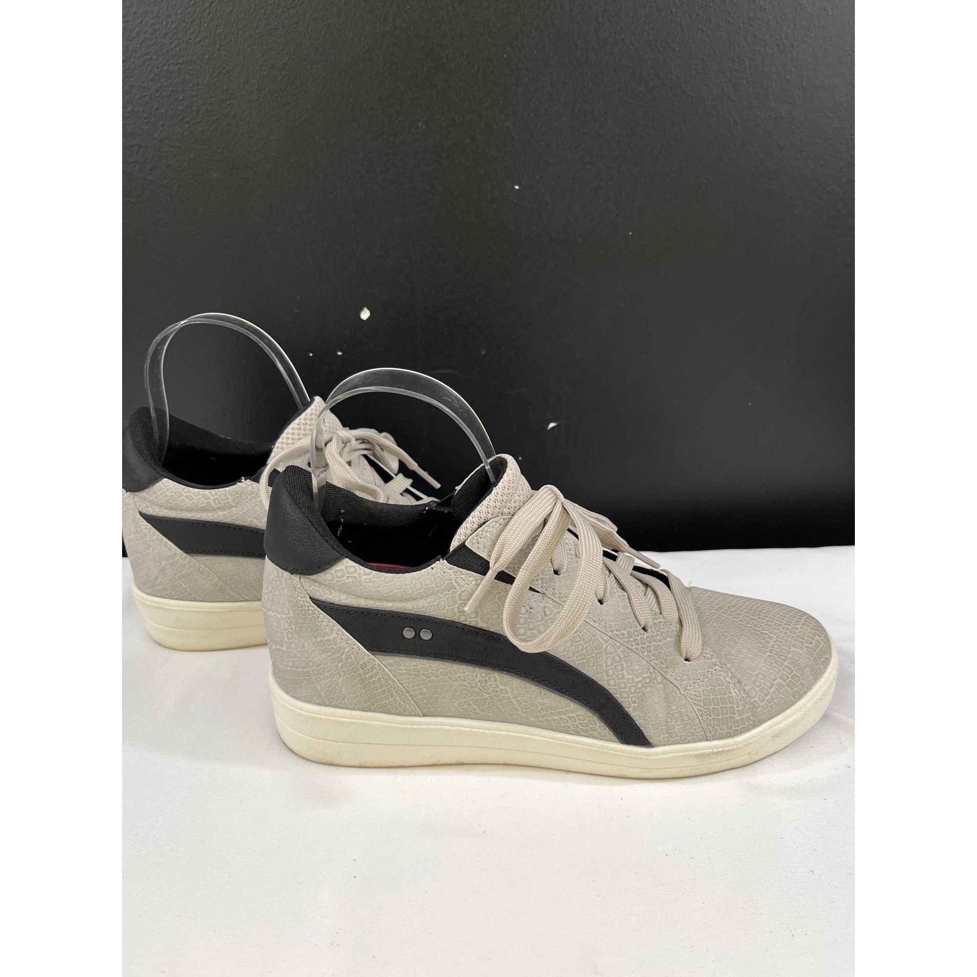Other Ryka Viv Women's Grey Casual Leather Sneakers Size 9.5 SKU 6 Size US 9.5 / IT 39.5 - 1 Thumbnail