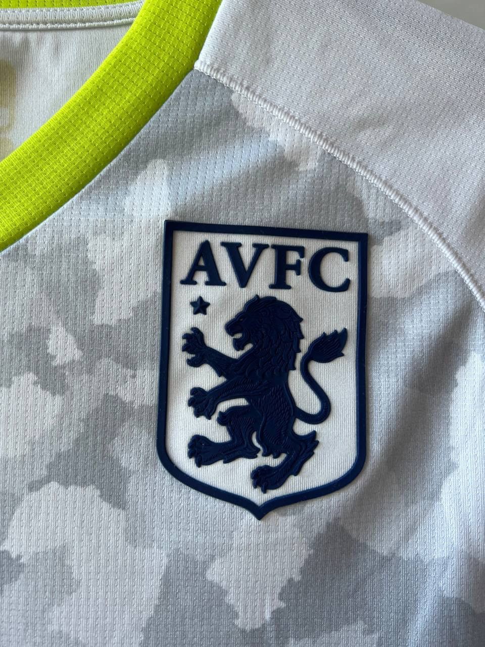 Kappa 2020/21 ASTON VILLA THIRD SOCCER JERSEY FOOTBALL SHIRT KAPPA Size US L / EU 52-54 / 3 - 6 Thumbnail