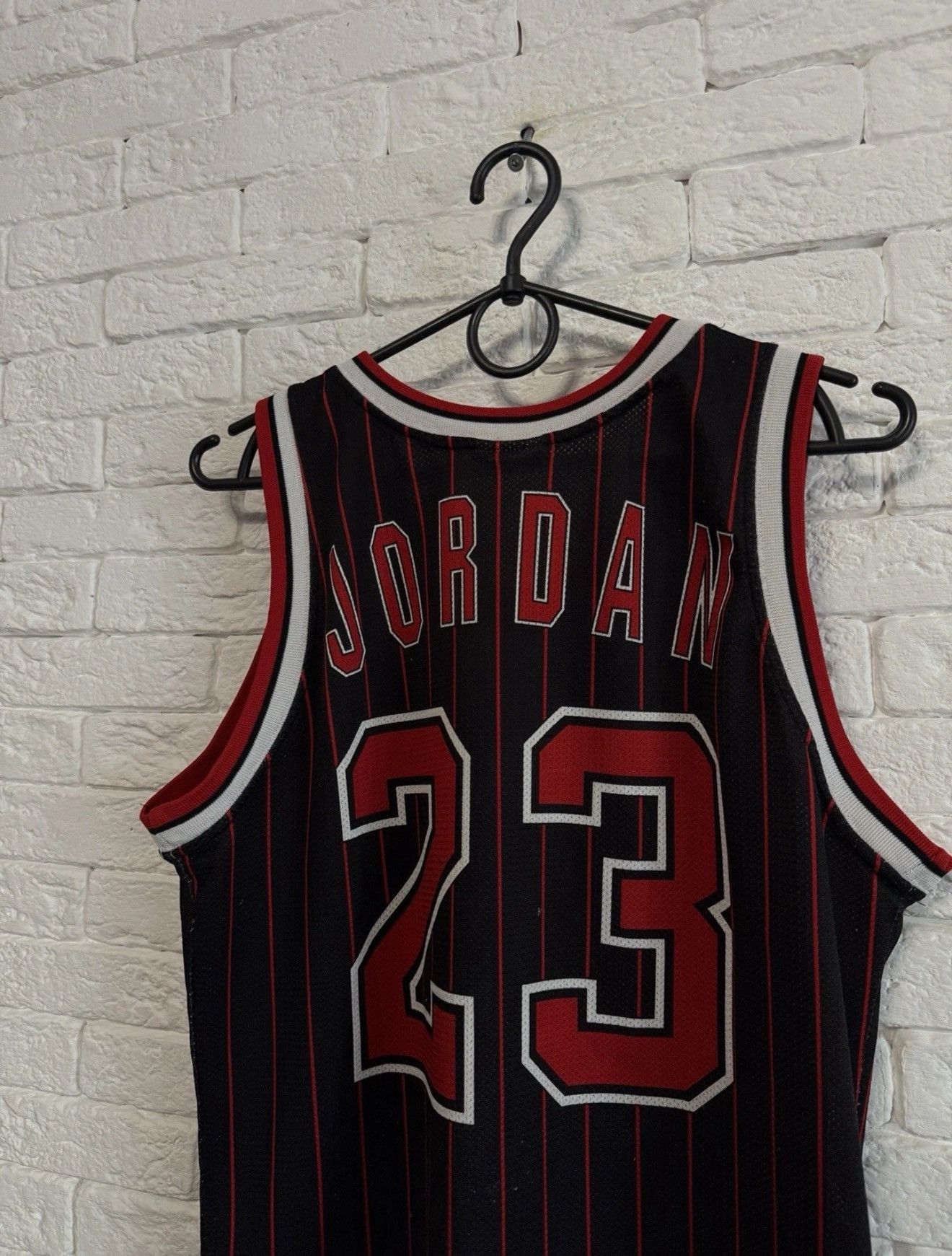 Champion Vintage NBA Champion Chicago Bulls MICHAEL JORDAN 23 Jersey Size US S / EU 44-46 / 1 - 7 Thumbnail