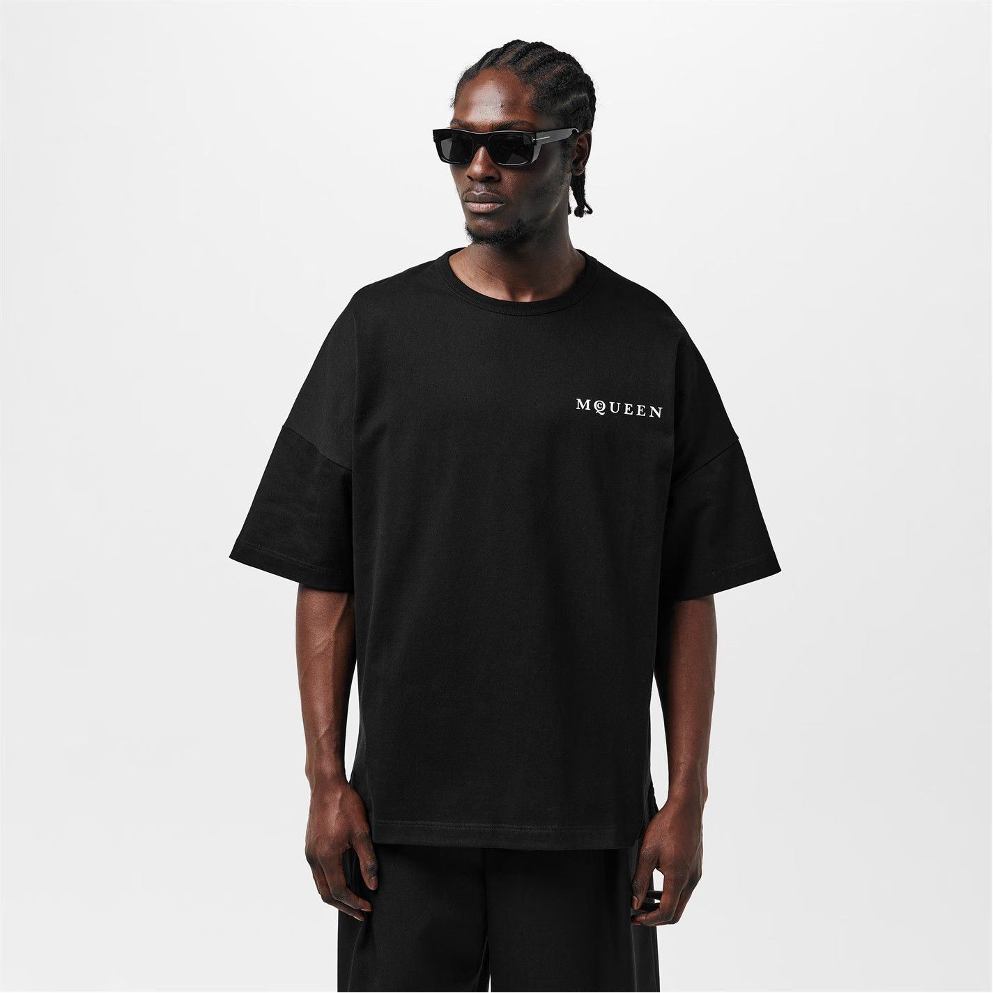 Alexander McQueen o1g2r1mq0326 Alex Oversized T-Shirt in Black Size US S / EU 44-46 / 1 - 3 Thumbnail