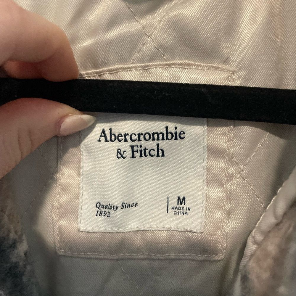 Abercrombie & Fitch Abercrombie & Fitch plaid oversized cozy shirt jacket Size M / US 6-8 / IT 42-44 - 4 Thumbnail