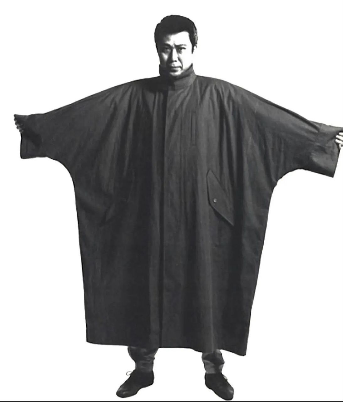 Issey Miyake Vintage 80’s Issey Miyake Windcoat Oversized Coat Size US M / EU 48-50 / 2 - 1 Thumbnail