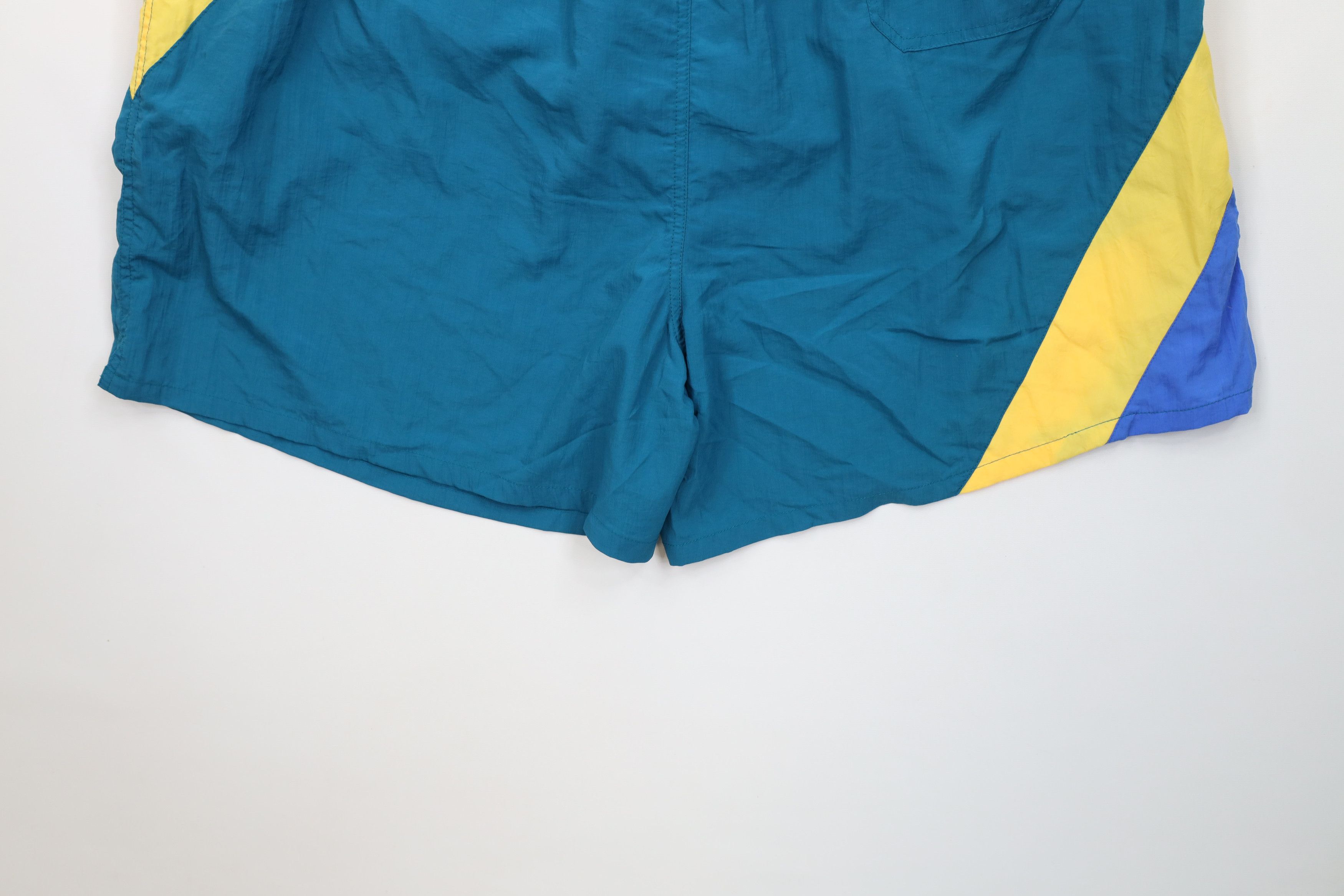 Vintage Vintage 90s Streetwear Block Lined Above Knee Shorts Trunks Size US 38 / EU 54 - 11 Thumbnail