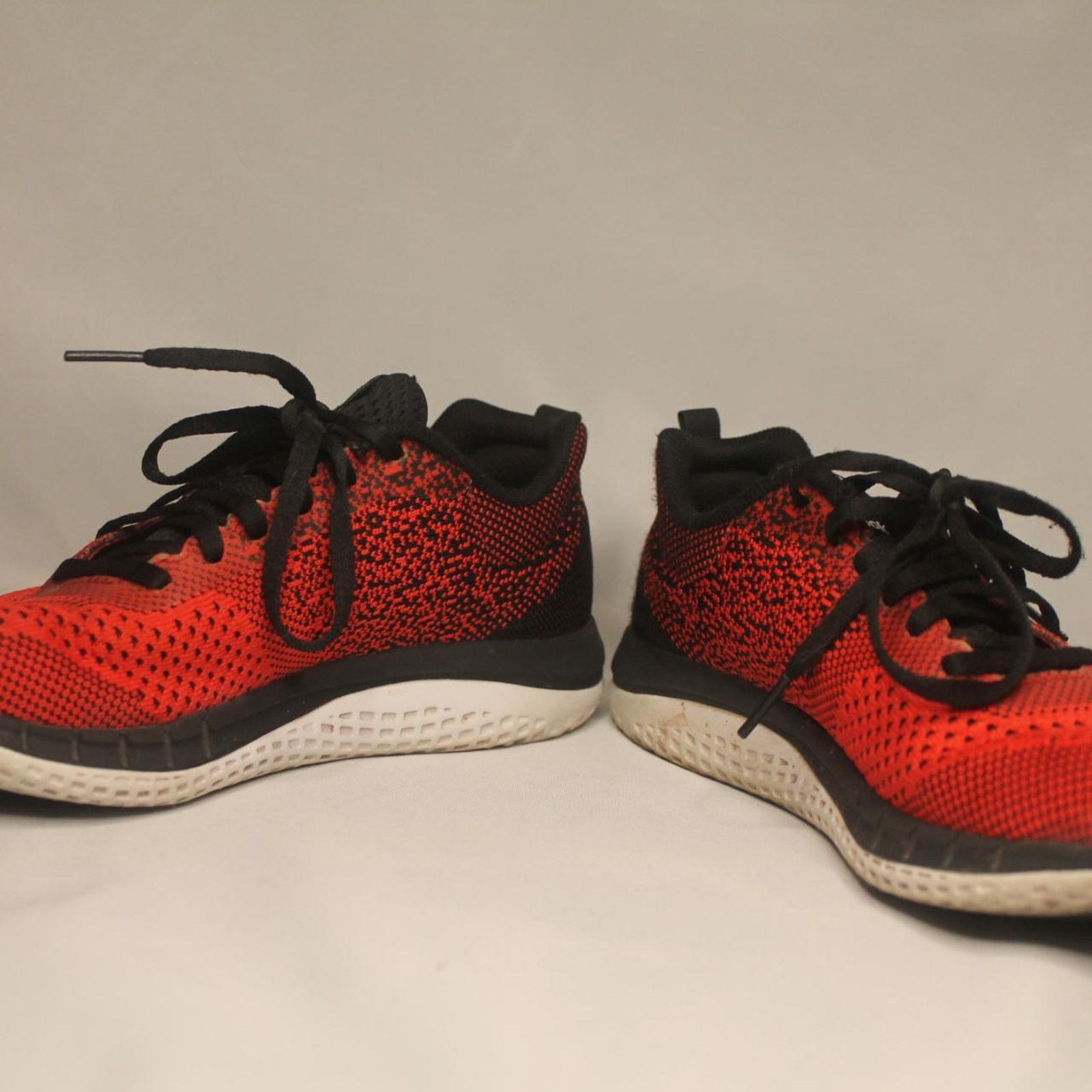Reebok Reeboks red and black sneakers - Sz 6 Women's / 4 Unisex Size US 6 / IT 36 - 3 Thumbnail