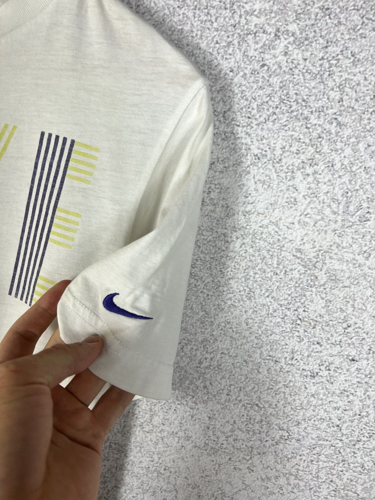 Vintage Vintage Nike Big Logo T-Shirt Size US S / EU 44-46 / 1 - 2 Thumbnail