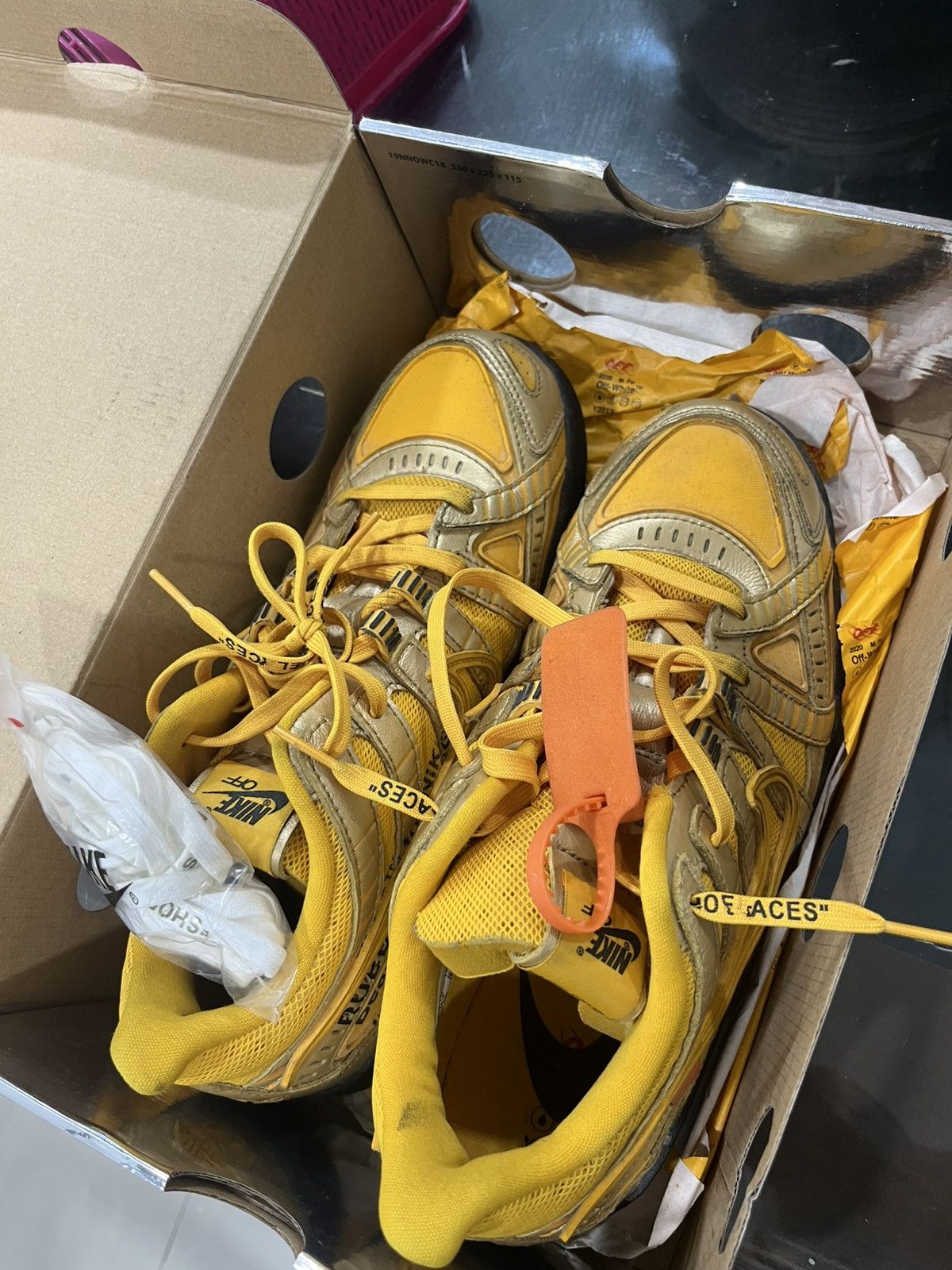 Nike × Off-White Nike Off White Rubber Dunk University Gold Size US 10 / EU 43 - 11 Thumbnail
