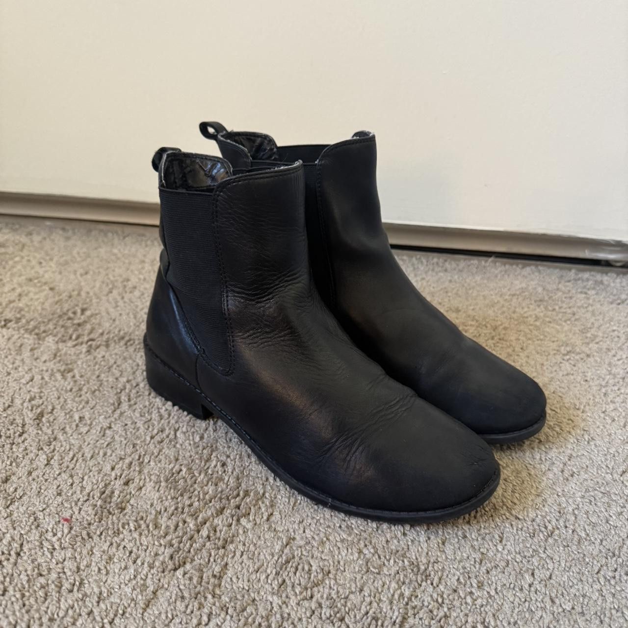 Other Women’s Me Too Black leather Chelsea boots Size US 8 / IT 38 - 2 Thumbnail