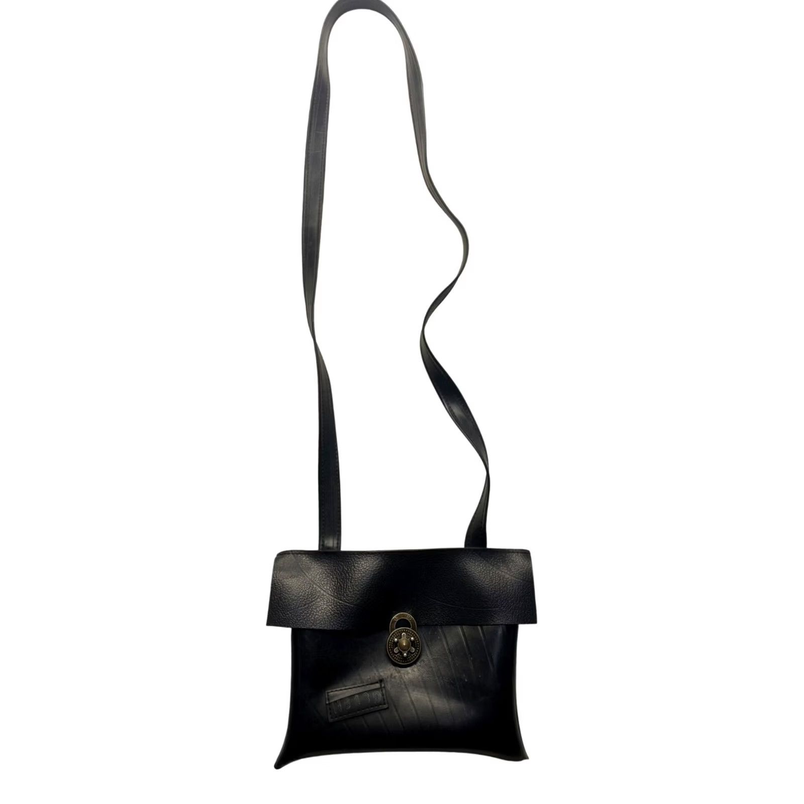 Vintage VINTAGE Recycled inner tube purse Crossbody Womens One size Black Rubber 8x9.5 Like New Size ONE SIZE - 2 Thumbnail
