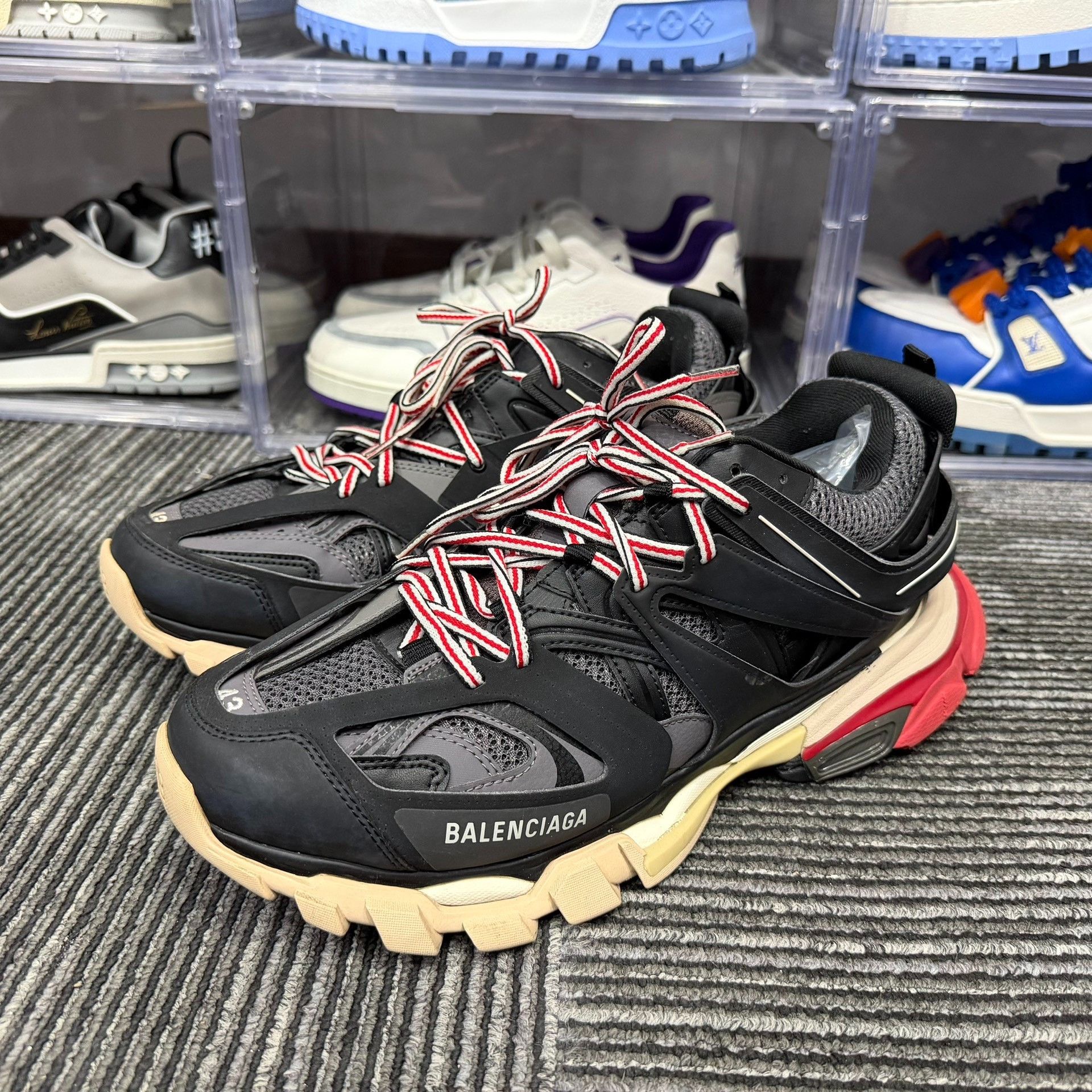 Balenciaga Balenciaga Black Lowtop Sneakers 10 Men Size US 10 / EU 43 - 1 Thumbnail