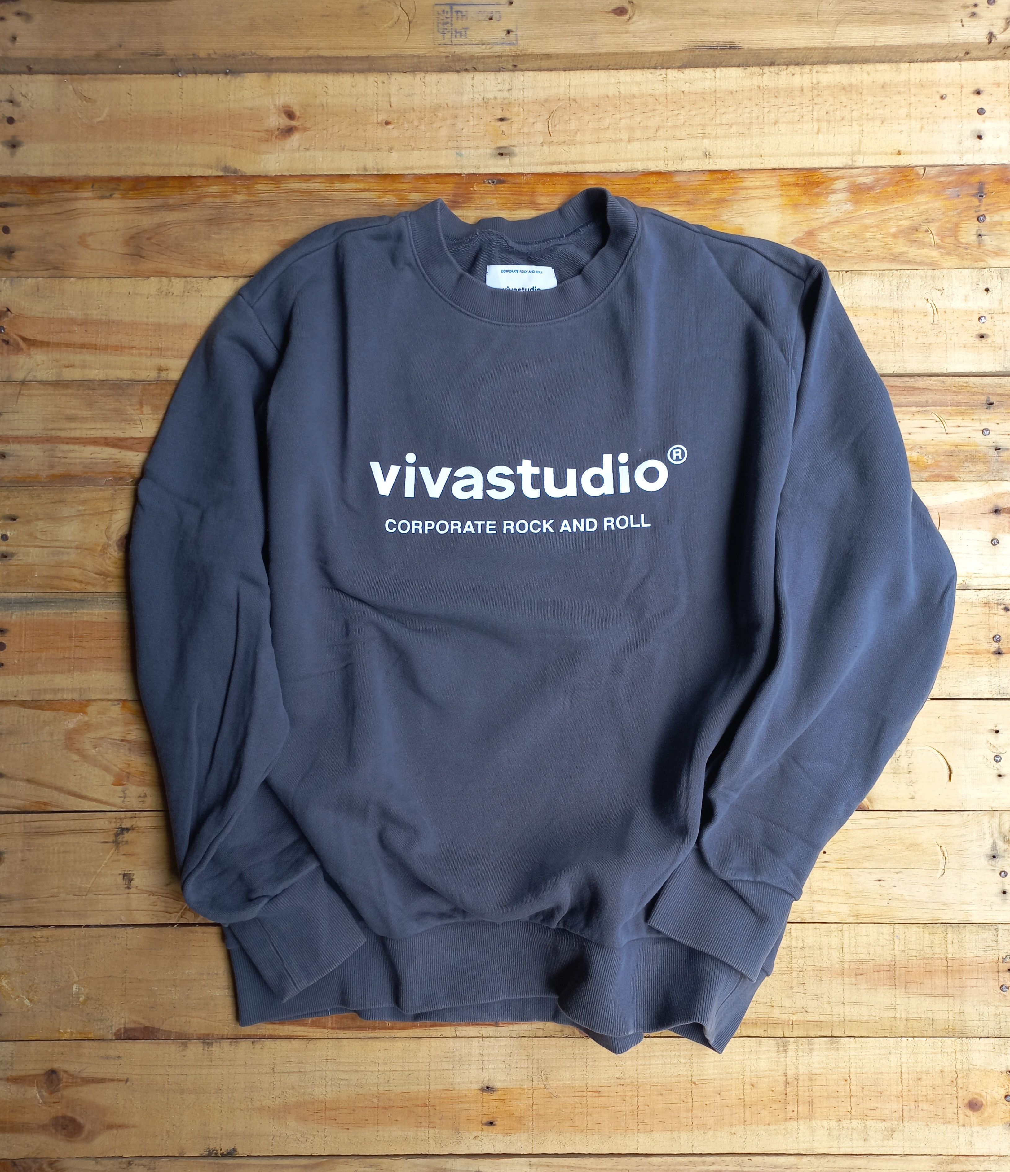 【再入荷】 × Brand Japanese Vivastudio Grailed | VIVASTUDIO CREWNECK トップス