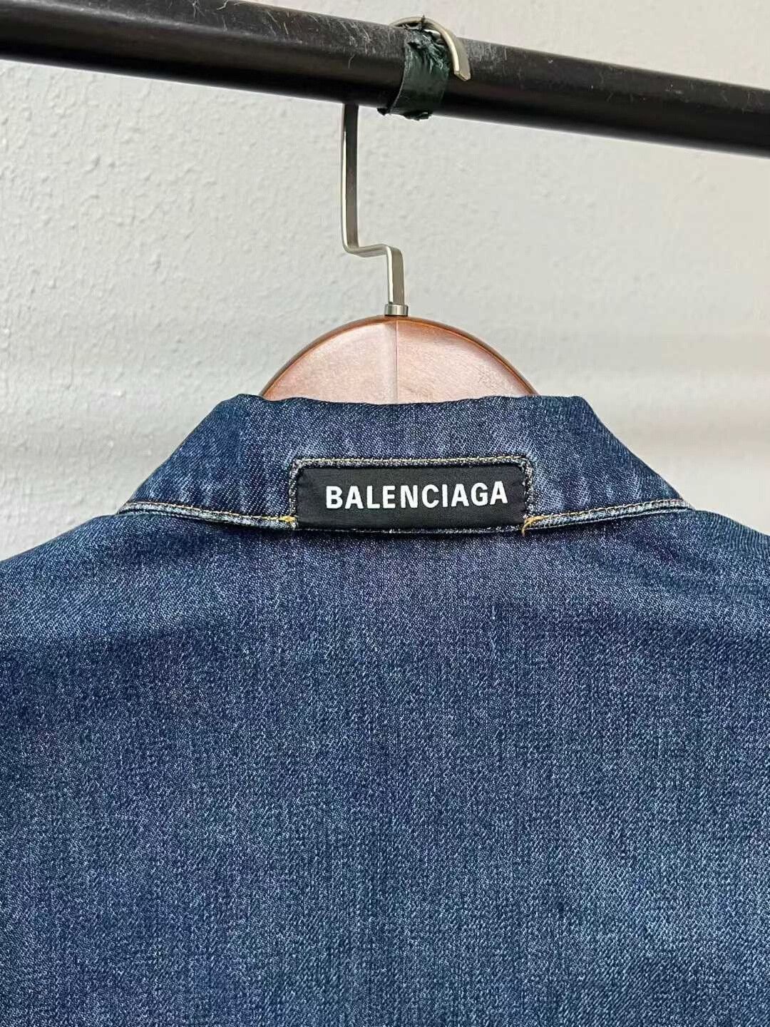 Balenciaga Balenciaga Oversized Denim Jacket Size 38 Size US M / EU 48-50 / 2 - 3 Thumbnail