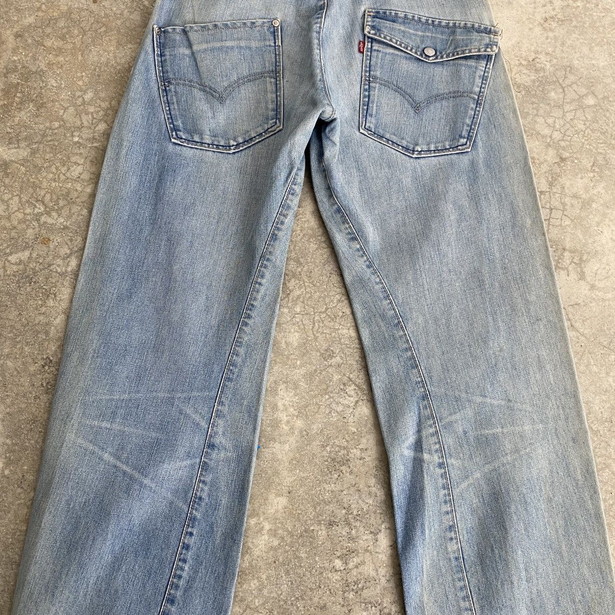 Levi's Vintage Levis Engineered Loose Faded Blue Twisted Leg Jeans Size US 32 / EU 48 - 11 Thumbnail