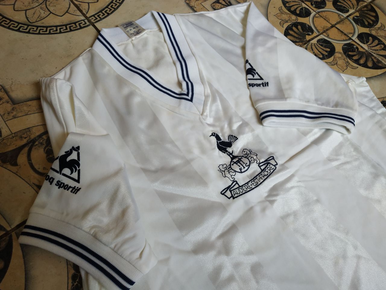 Le Coq Sportif Archive 1983-85 Tottenham Hotspur Home Jersey Le Coq Sportif Size US M / EU 48-50 / 2 - 6 Thumbnail