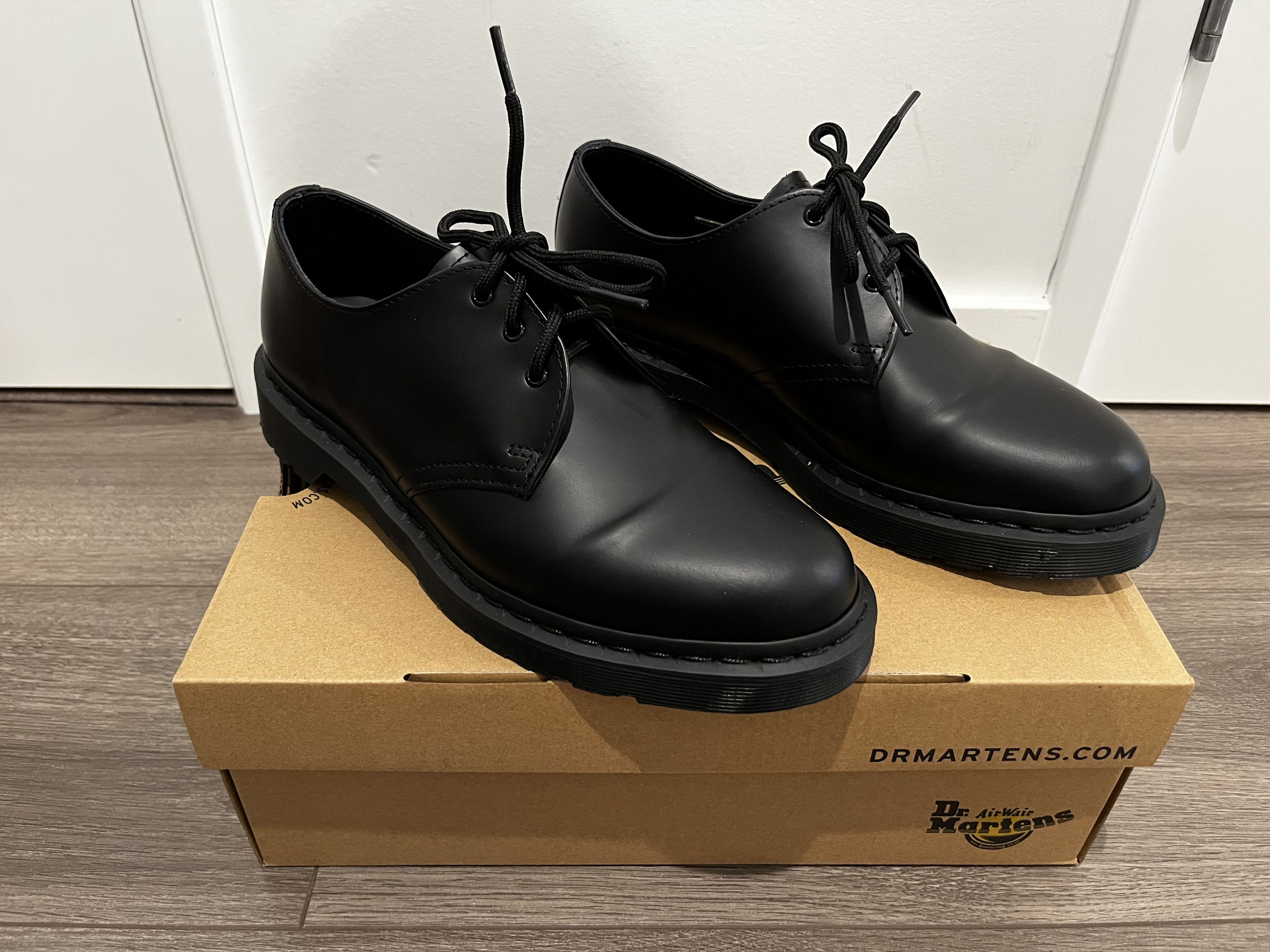 Dr. Martens 1461 Mono Size US 9 / EU 42 - 1 Thumbnail