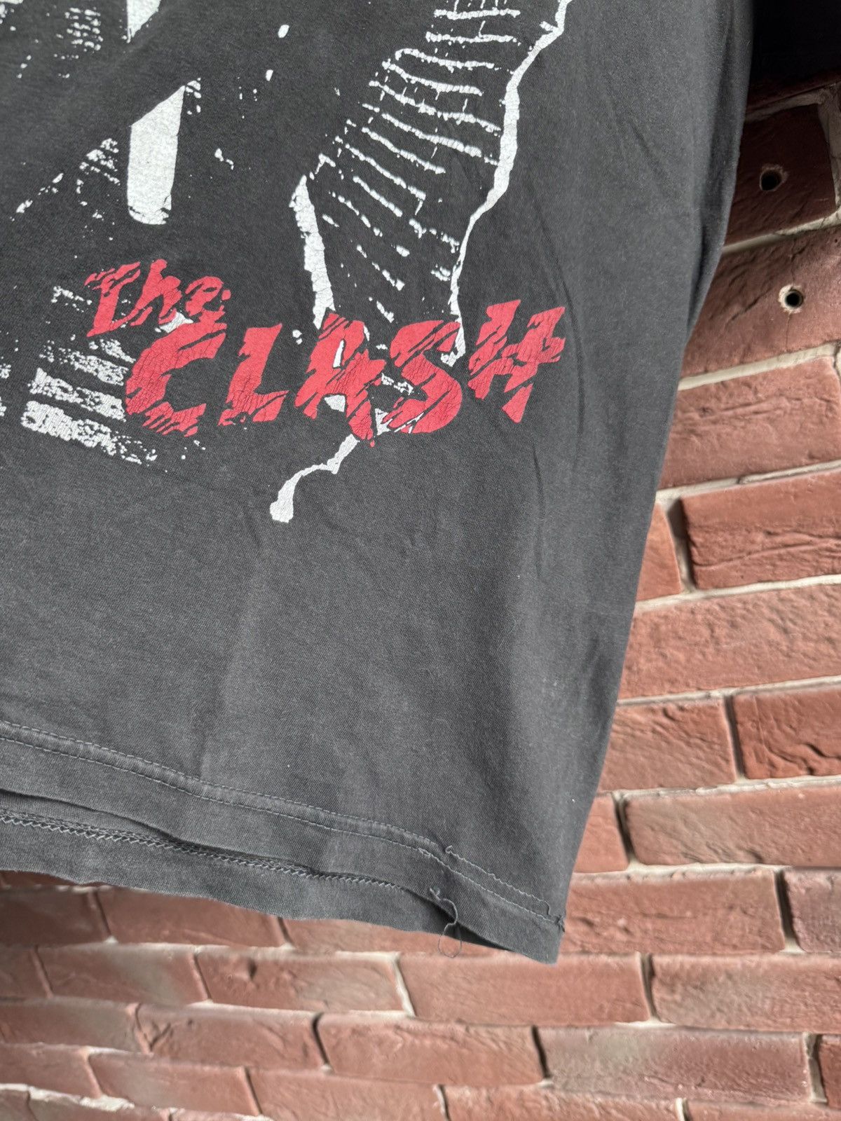 Band Tees 90s The Clash Vintage UK Punk Band Tshirt Grail Tour Hype Size US L / EU 52-54 / 3 - 5 Thumbnail