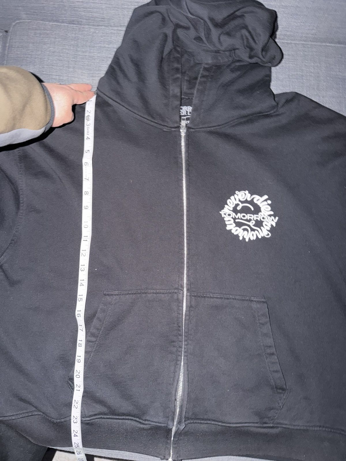 Other Tomorrow never dies zip up Size L Size US L / EU 52-54 / 3 - 5 Thumbnail