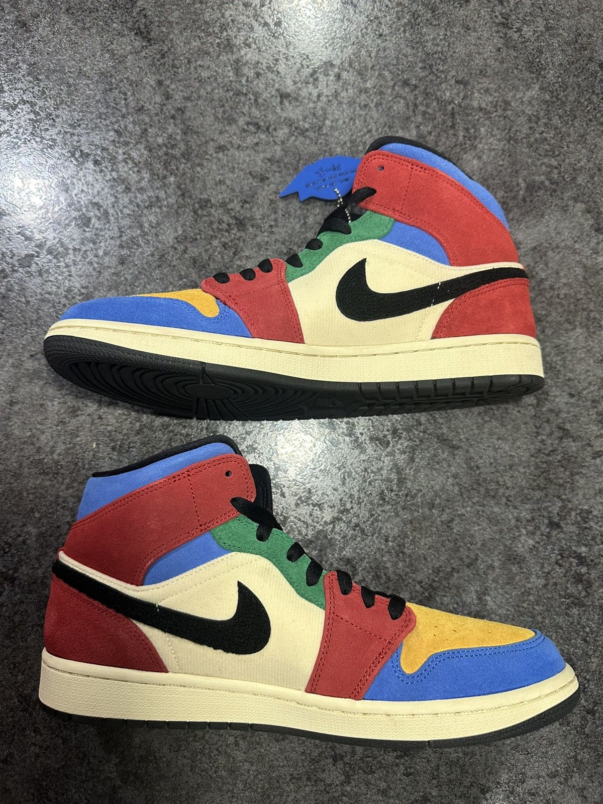 Jordan Brand Nike Air Jordan 1 Mid SE Fearless size 10.5 Size US 10.5 / EU 43-44 - 2 Thumbnail