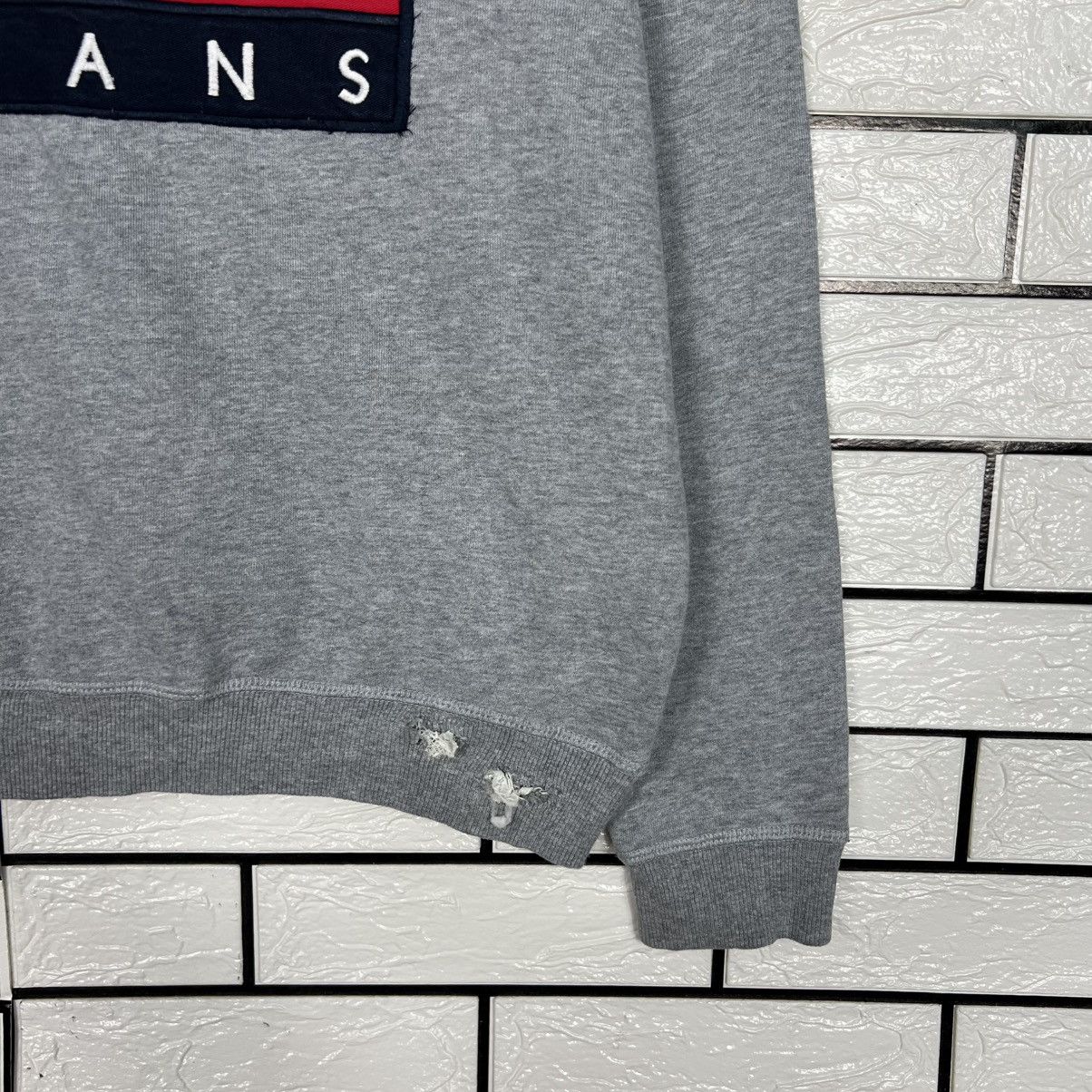 Tommy Jeans TOMMY JEANS Big Logo Distressed Sweatshirt #4065-C185 Size US M / EU 48-50 / 2 - 7 Thumbnail