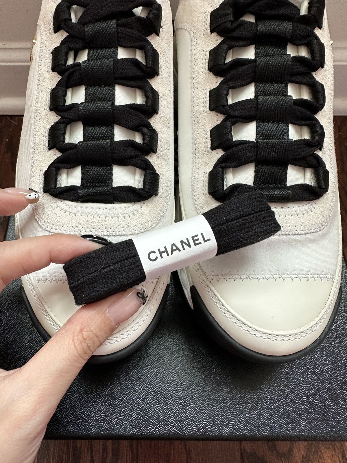 Chanel Chanel REV Sneaker Ivory size 35.5 Size US 5.5 / IT 35.5 - 3 Thumbnail