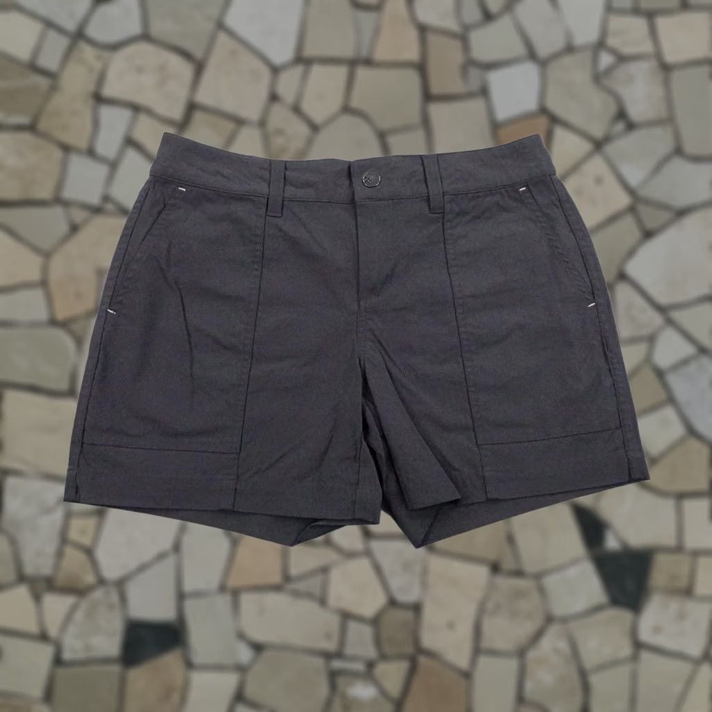 Vintage Stio Shorts Womens 4 Black Chino Lightweight Stretch Hiking Trail Quick Dry Flex Size 27" / US 4 / IT 40 - 1 Thumbnail
