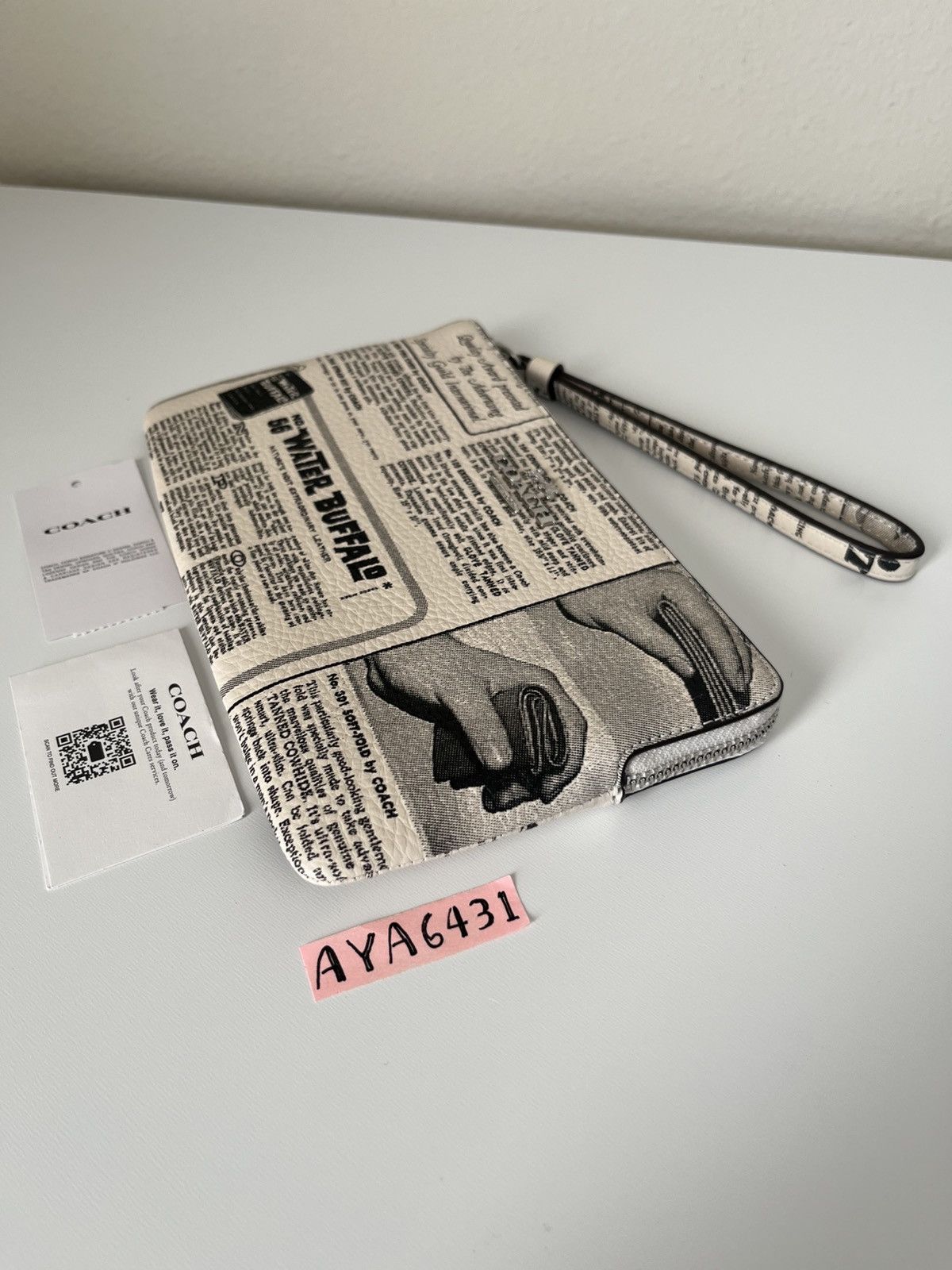 Coach Coach Large Corner Zip Wristlet With Newspaper Print Size ONE SIZE - 4 Thumbnail