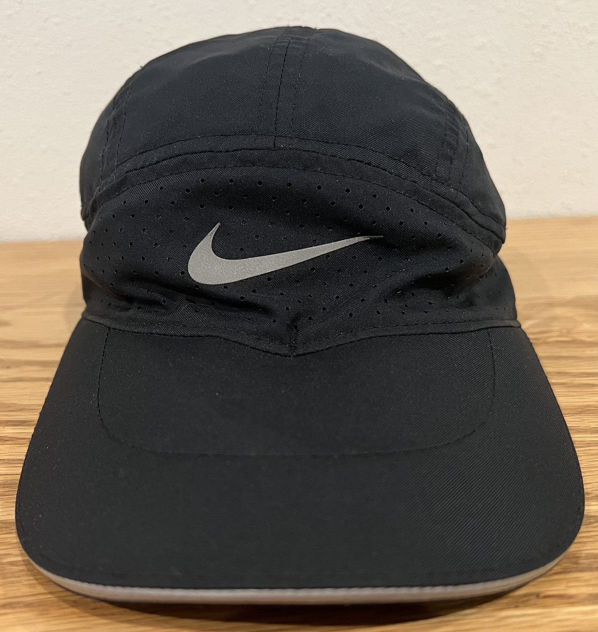 Nike Vintage Nike Tailwind Dry Fit Adv Running Jogging Hat Size ONE SIZE - 1 Thumbnail