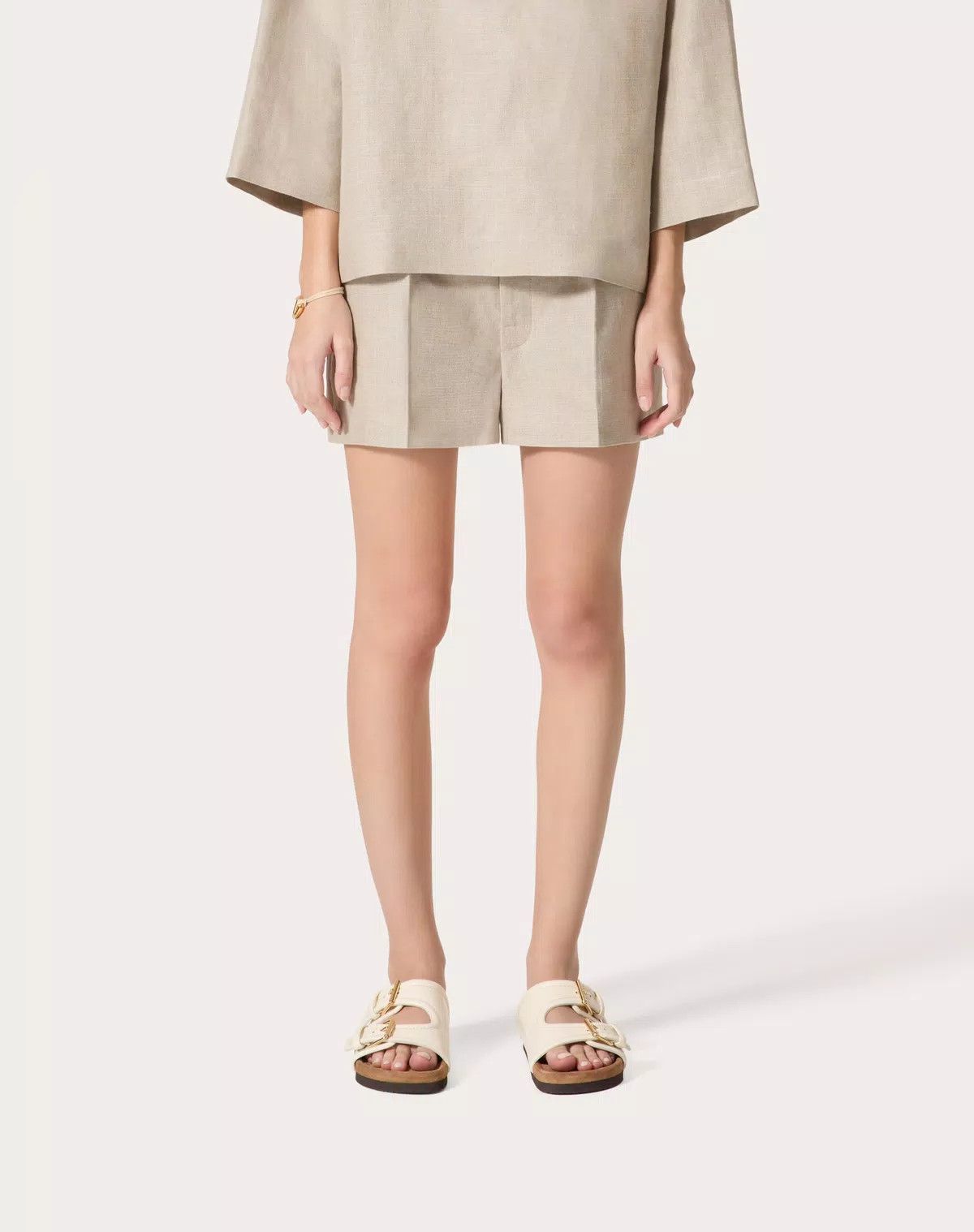 Valentino o1s1wg110525 Linen Canvas Bermuda Shorts in Beige Size 27" / US 4 / IT 40 - 4 Thumbnail
