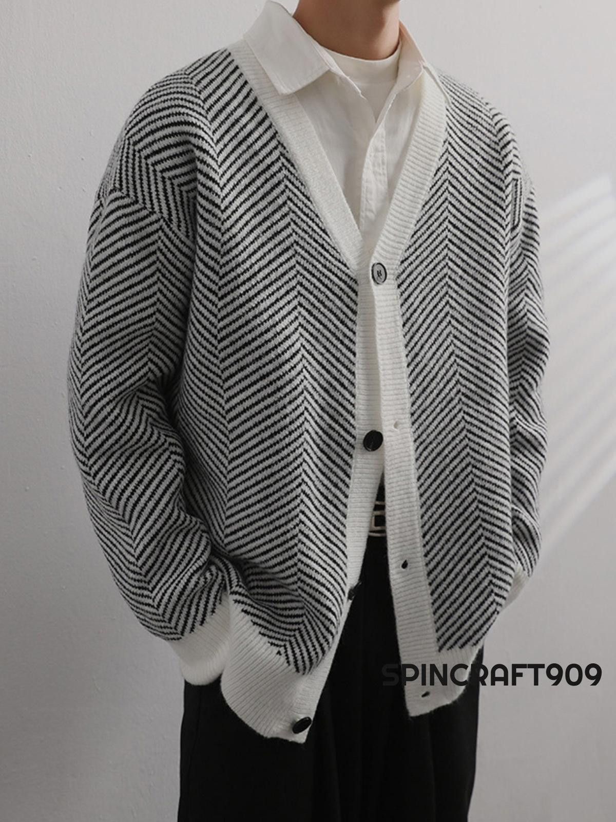 Vintage Patterned V Neck Button Cardigan Sweater Size US M / EU 48-50 / 2 - 1 Thumbnail