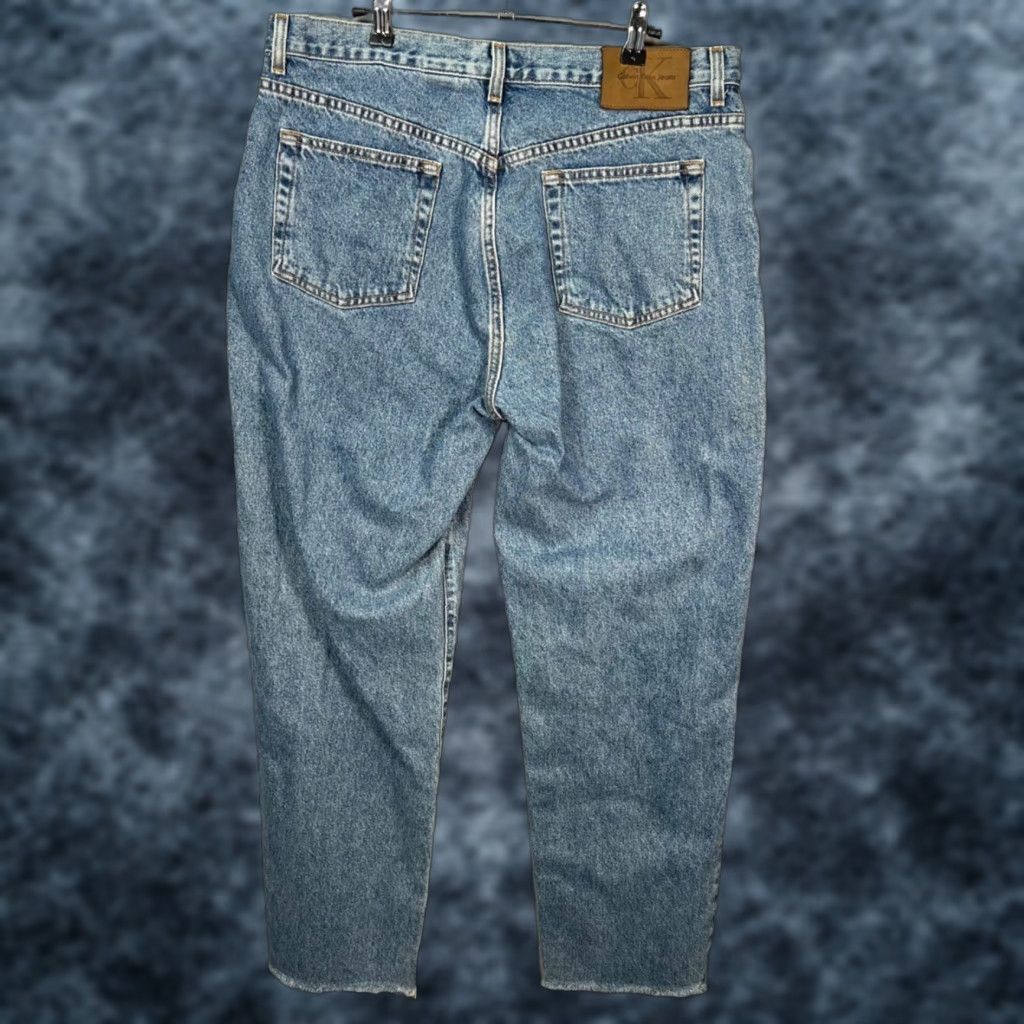 Calvin Klein Calvin Klein Jeans Womens 16 Easy Fit Denim Straight 5-Pocket Blue Distressed Hem Vintage No N/A Size 38" / US 16 / IT 52 - 1 Thumbnail