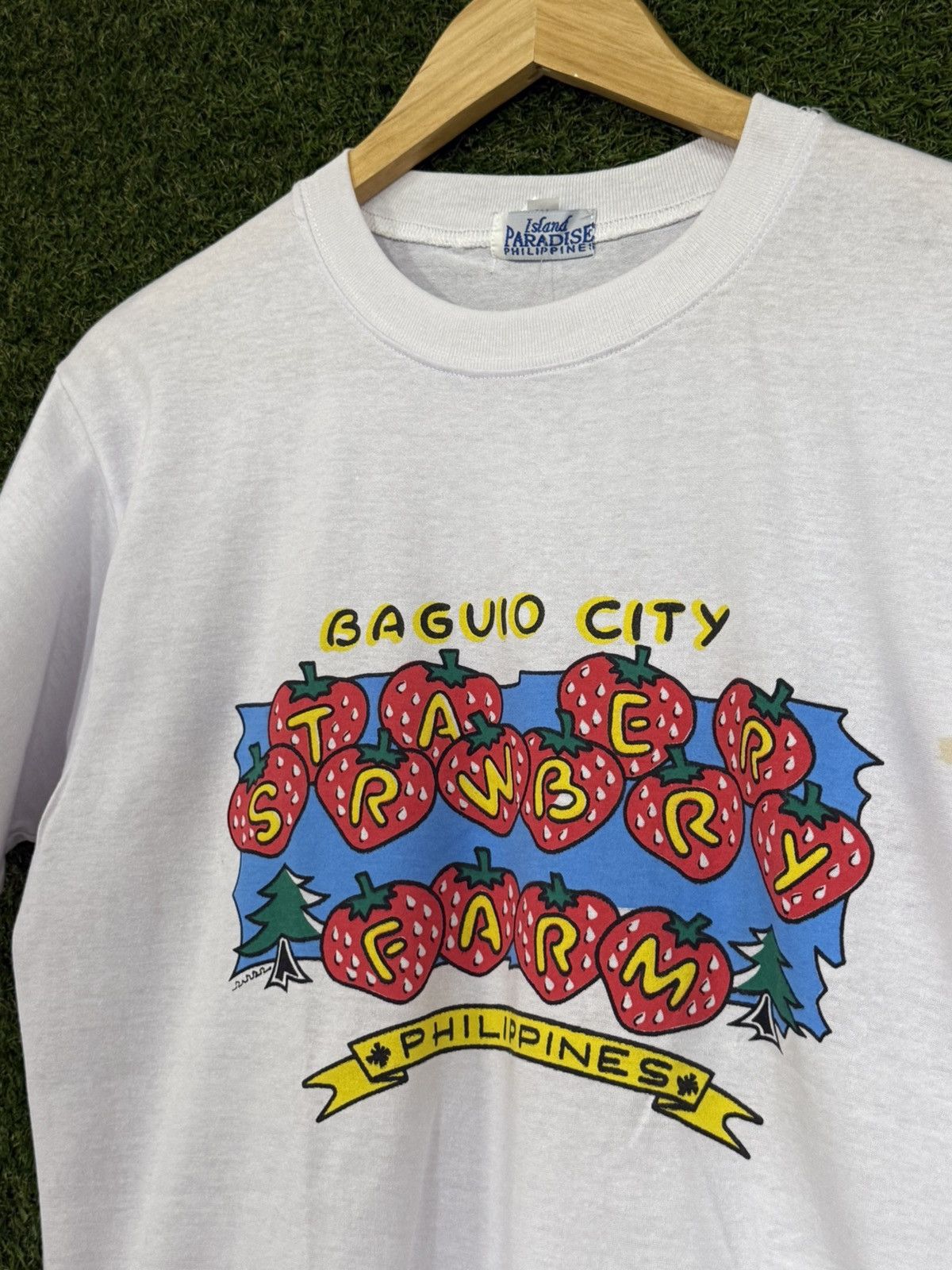 Vintage Vintage Baguio Strawberry Farm White Logo Tee!! Philippines Size US M / EU 48-50 / 2 - 2 Thumbnail