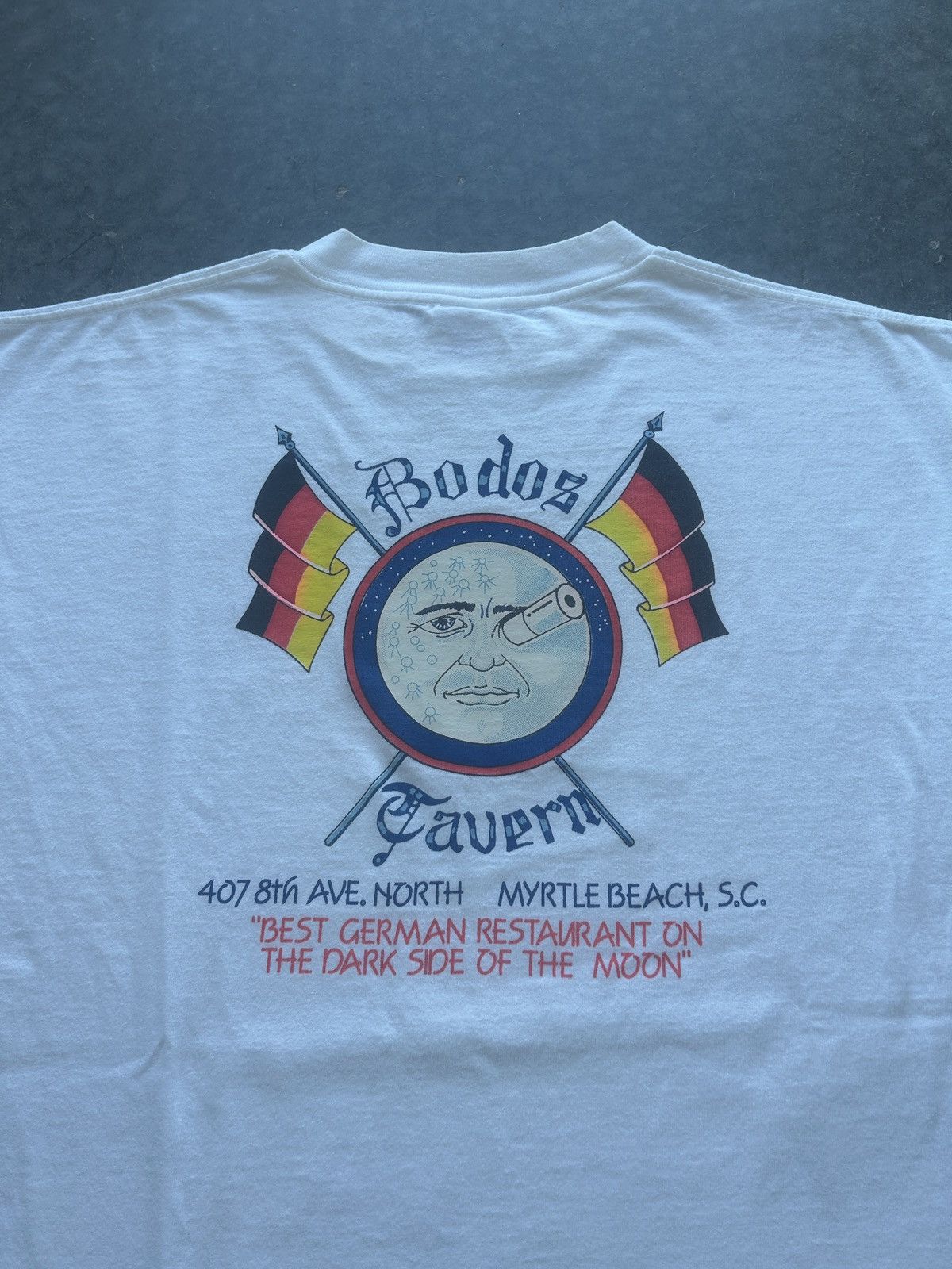 Vintage Vintage 90s Bodos German Restaurant Moon Graphic Tee Size US L / EU 52-54 / 3 - 1 Thumbnail