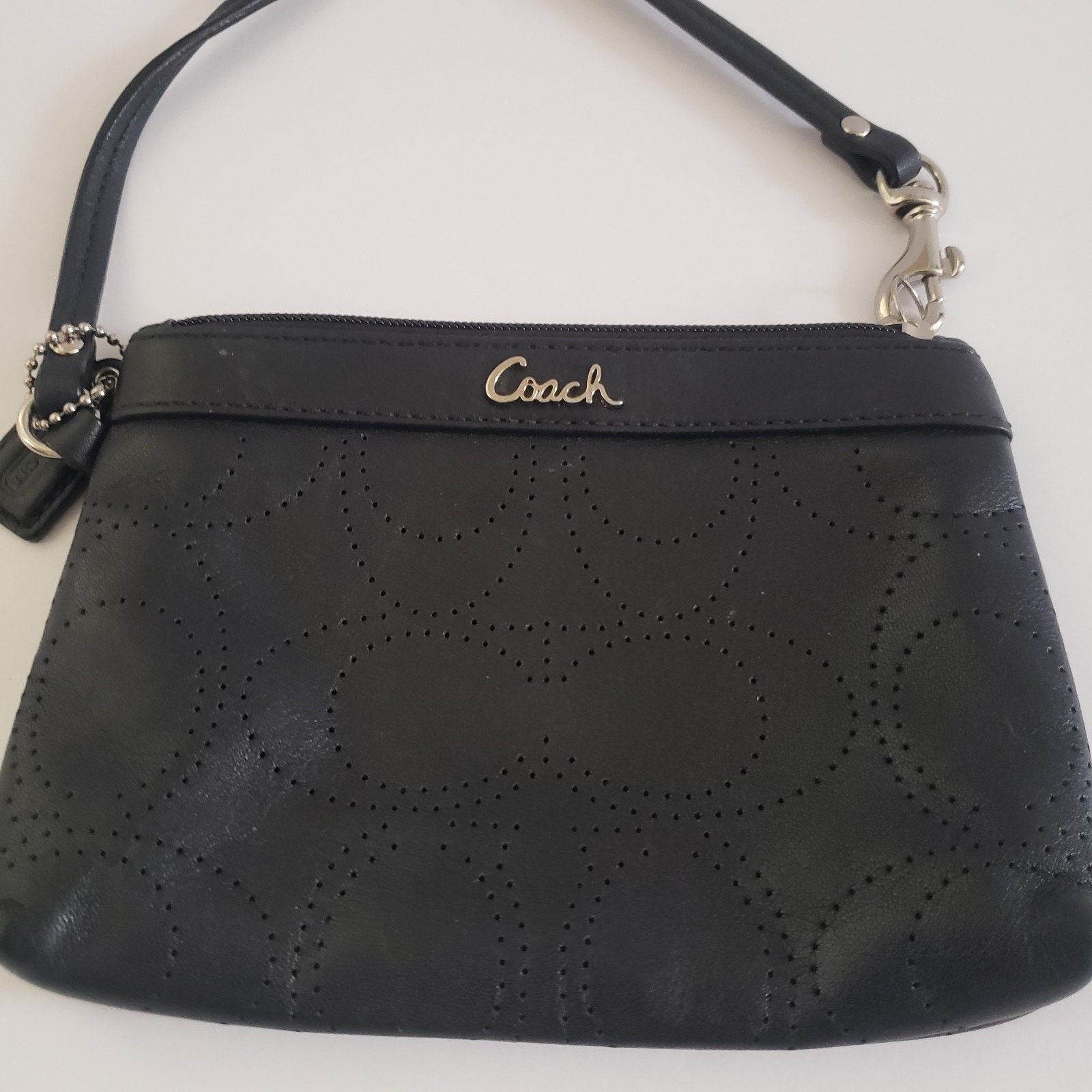 Coach Coach Black Leather Signature Perforated Wristlet 5X7 #15W. Size ONE SIZE - 4 Thumbnail