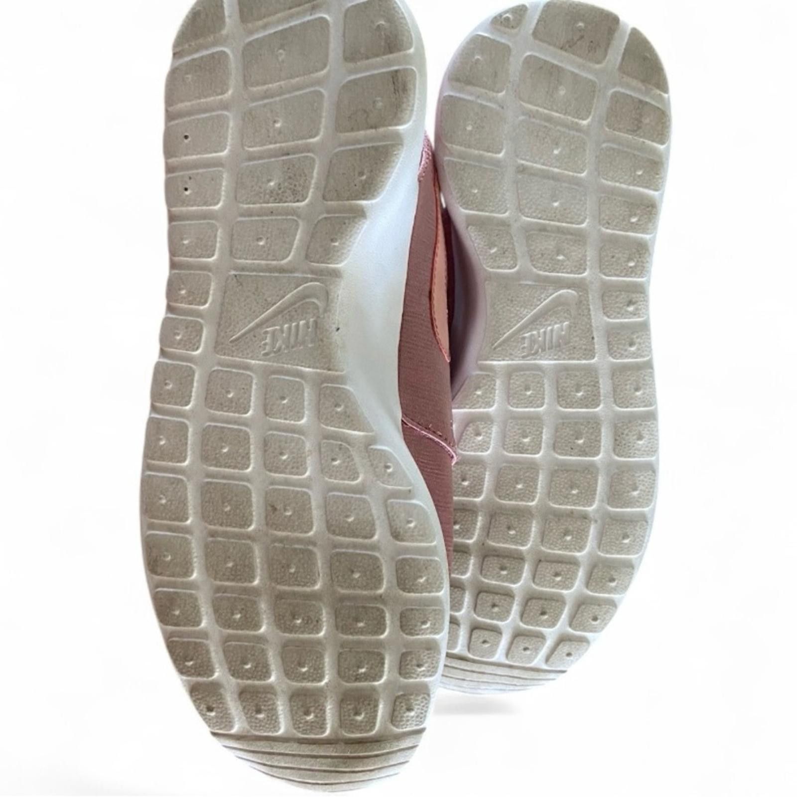 Nike Nike Roshe One Pink Shimmer Women’s Shoes Size 7.5 EUC Size US 7.5 / IT 37.5 - 5 Thumbnail