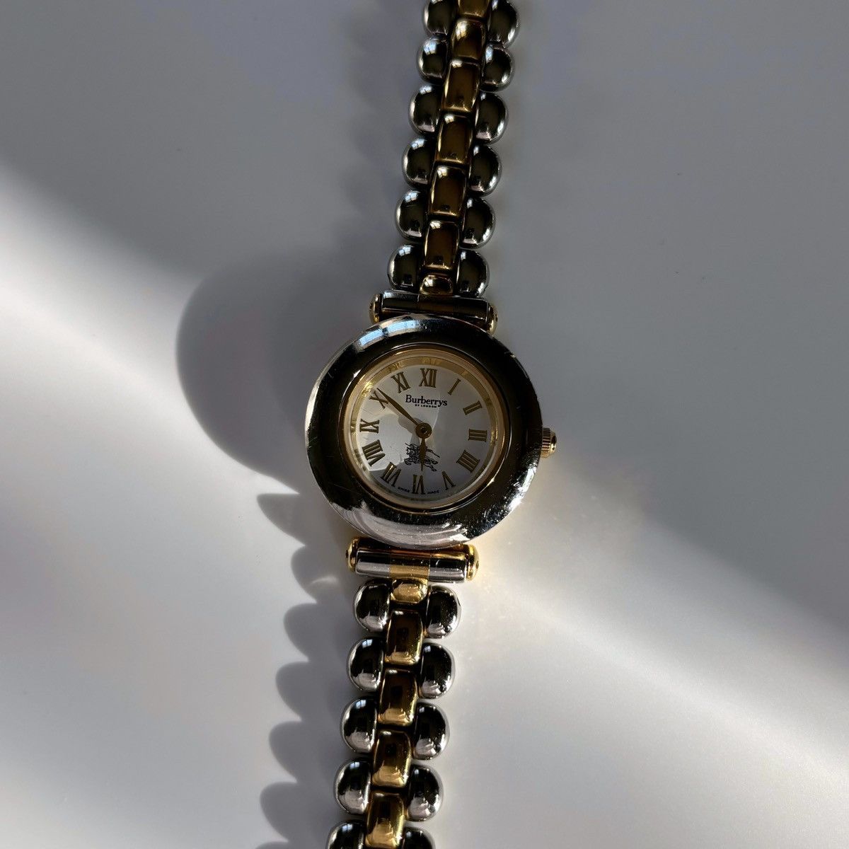 Vintage Burberry 90s Two Tone Round Watch Size ONE SIZE - 2 Preview