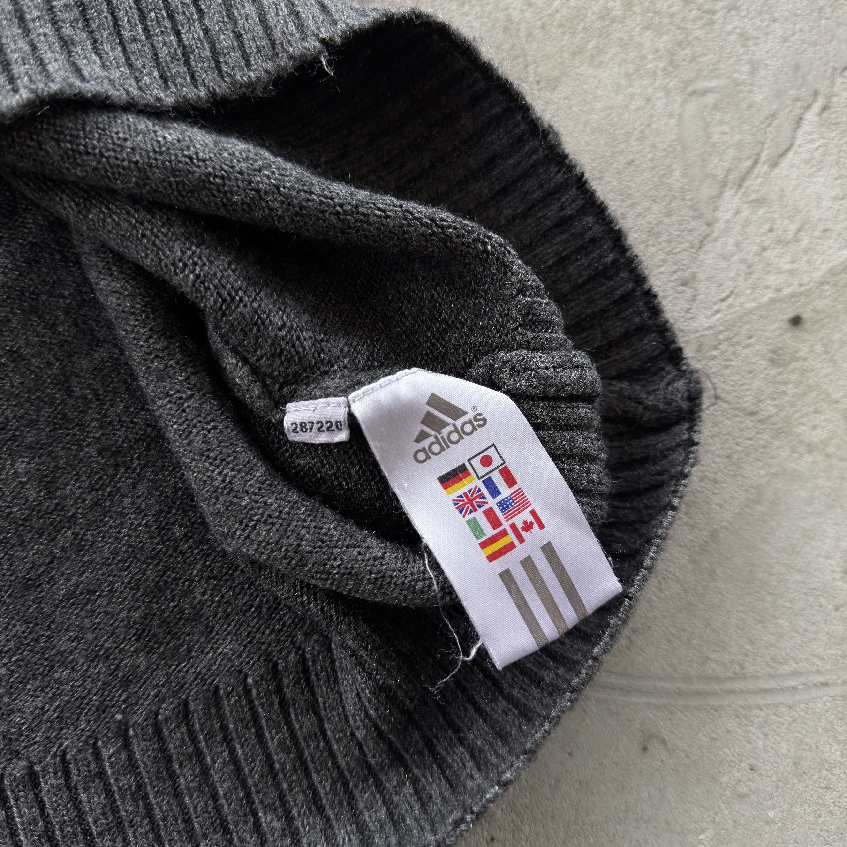 Adidas Vintage Adidas Knit Sweater 3 Stripes Crewneck Pullover Size US M / EU 48-50 / 2 - 6 Thumbnail