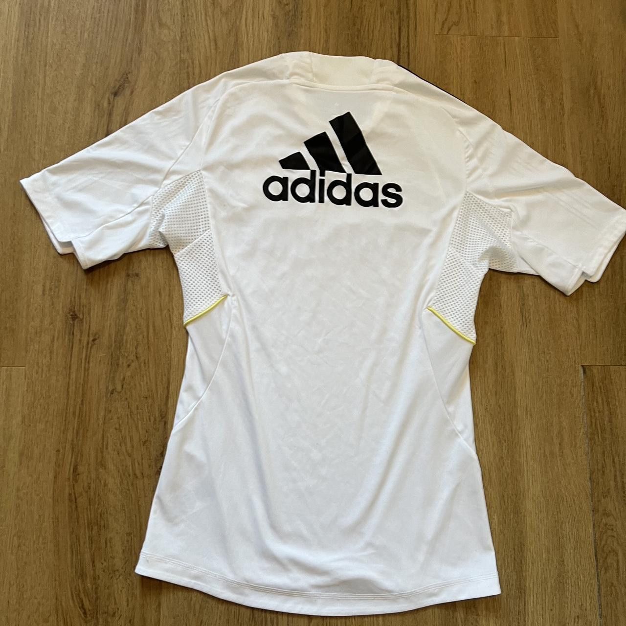 Adidas Chelsea 2010-11 Adidas white and yellow home shirt Size US S / EU 44-46 / 1 - 2 Thumbnail
