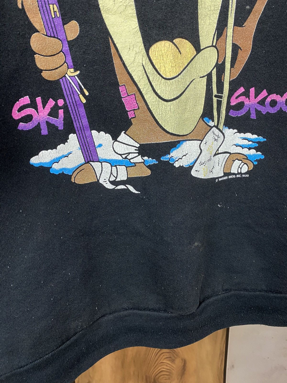 Warner Bros 🏜️Vintage 1990 Sweatshirt Looney Tunes Psycho Ski Skool Taz🏜️ Size US L / EU 52-54 / 3 - 10 Thumbnail