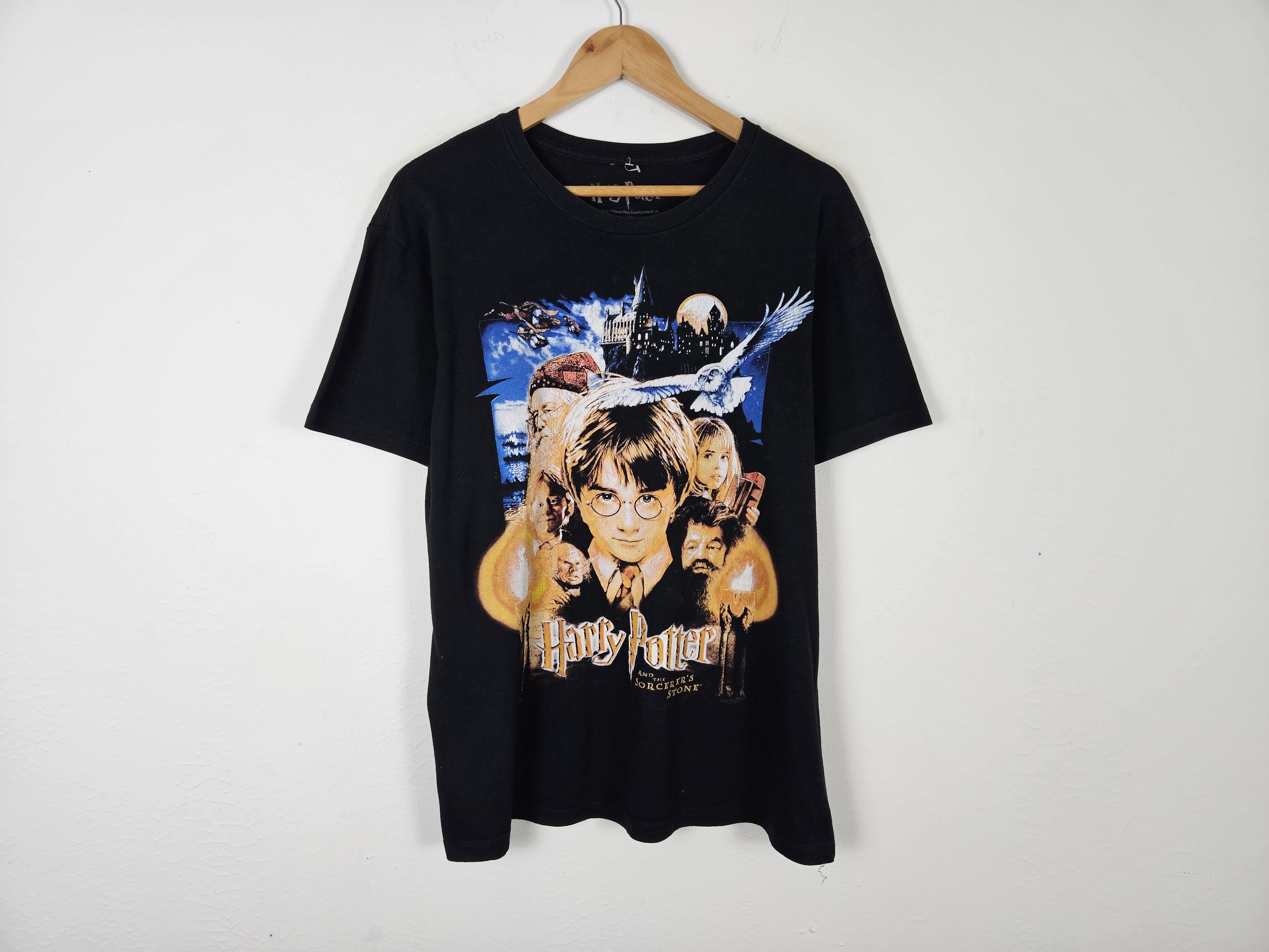 Vintage Vintage Harry Porter And The Sorcerer Stone Movie Shirt Size US L / EU 52-54 / 3 - 2 Thumbnail