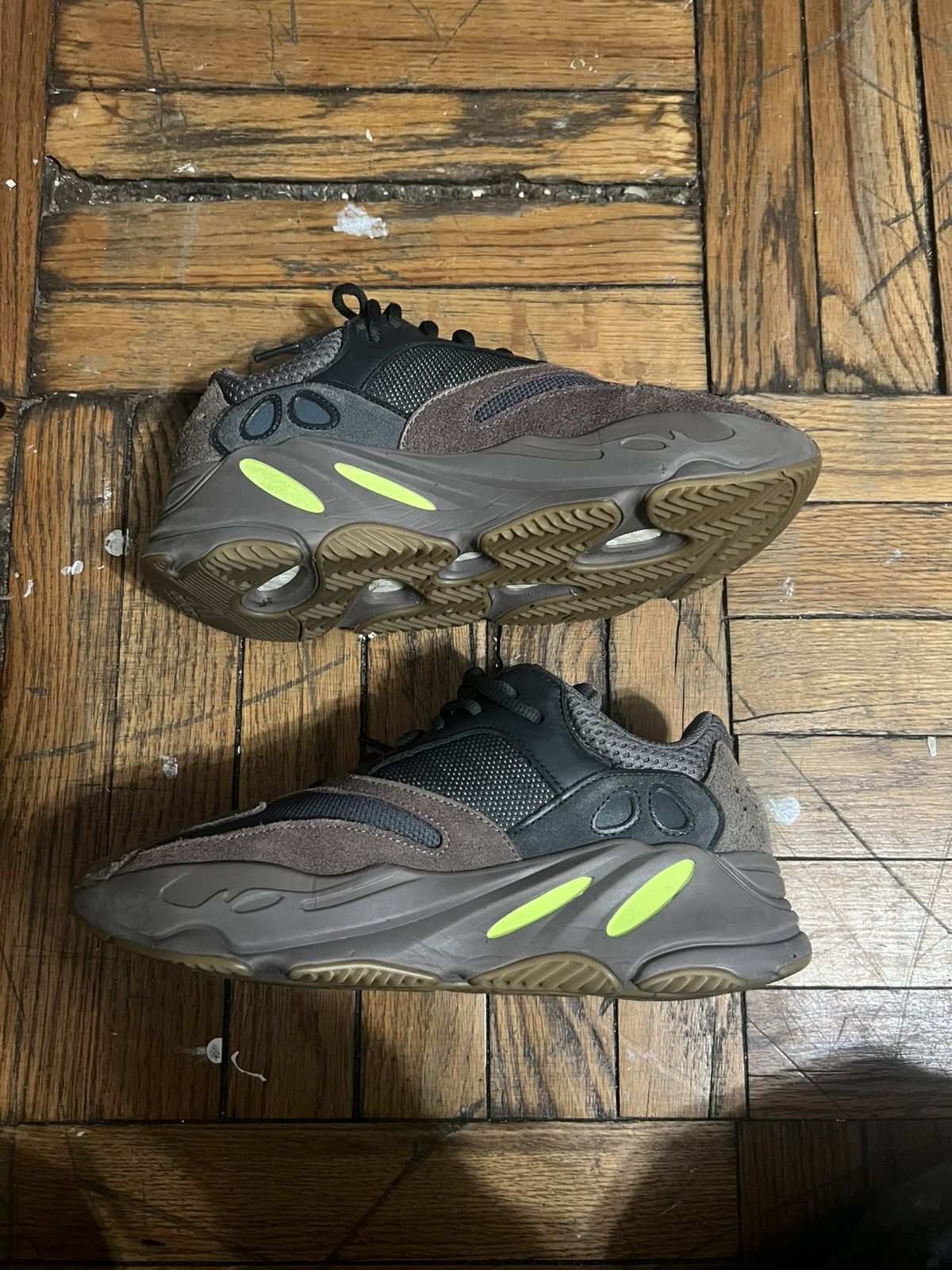 Yeezy Yeezy Boost 700 Mauve Size US 8.5 / EU 41-42 - 1 Thumbnail