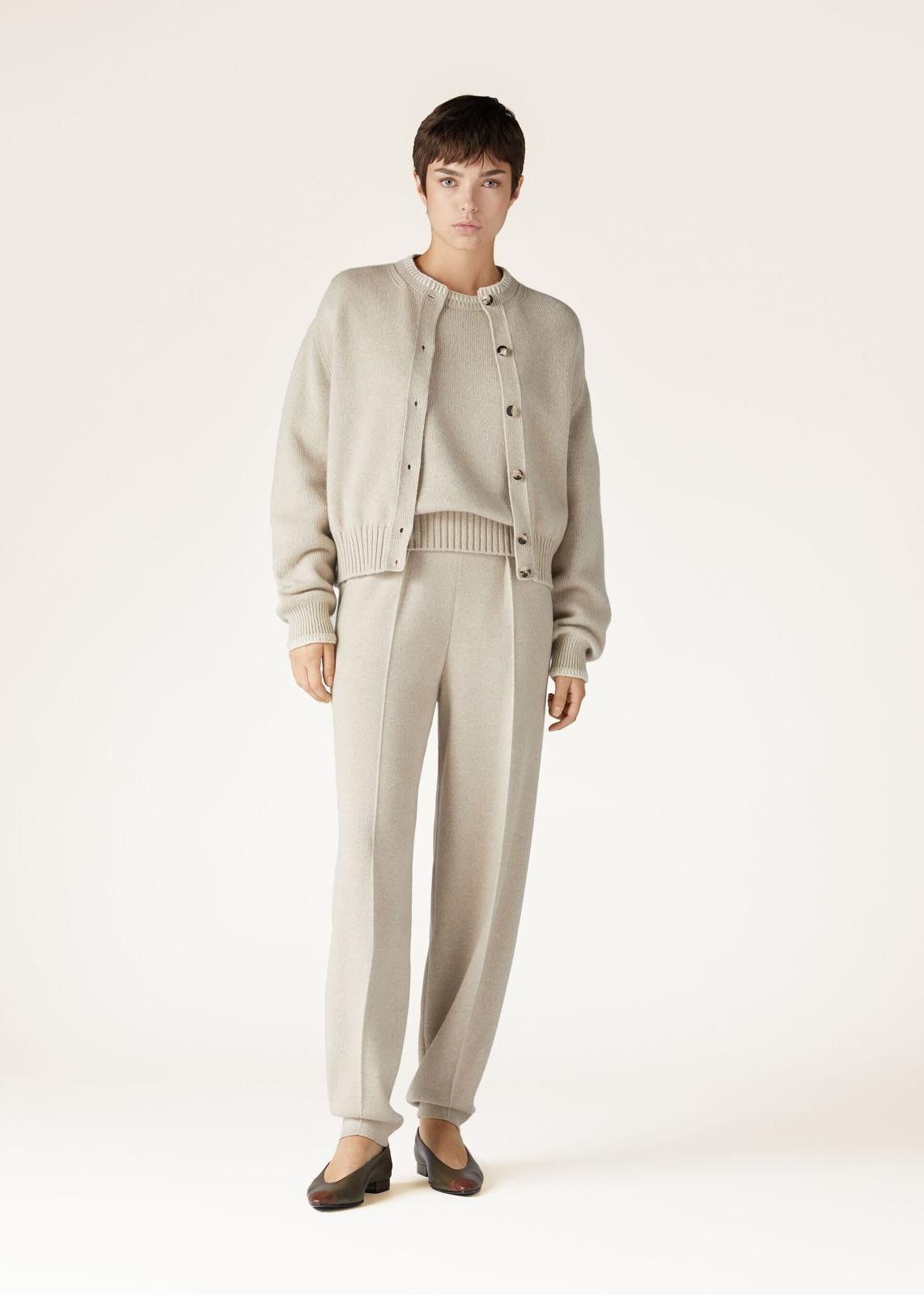 Loro Piana o1srvl11e0125 FAO0065 Ashi Embroidered Cardigan in Beige Size XS / US 0-2 / IT 36-38 - 5 Thumbnail