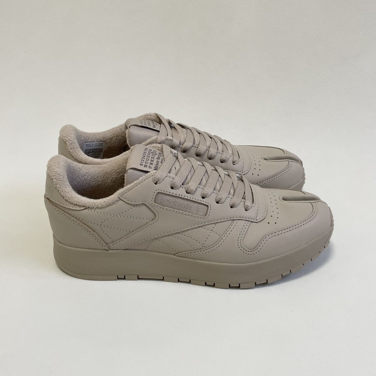 Maison Margiela × Reebok Beige Leather ‘Project 0 CL’ Tabi Sneakers Size US 10 / IT 40 - 5 Thumbnail